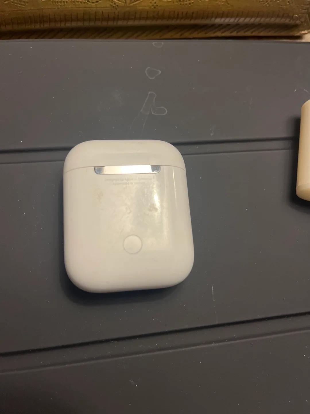 AirPods Charging Case thumbnail