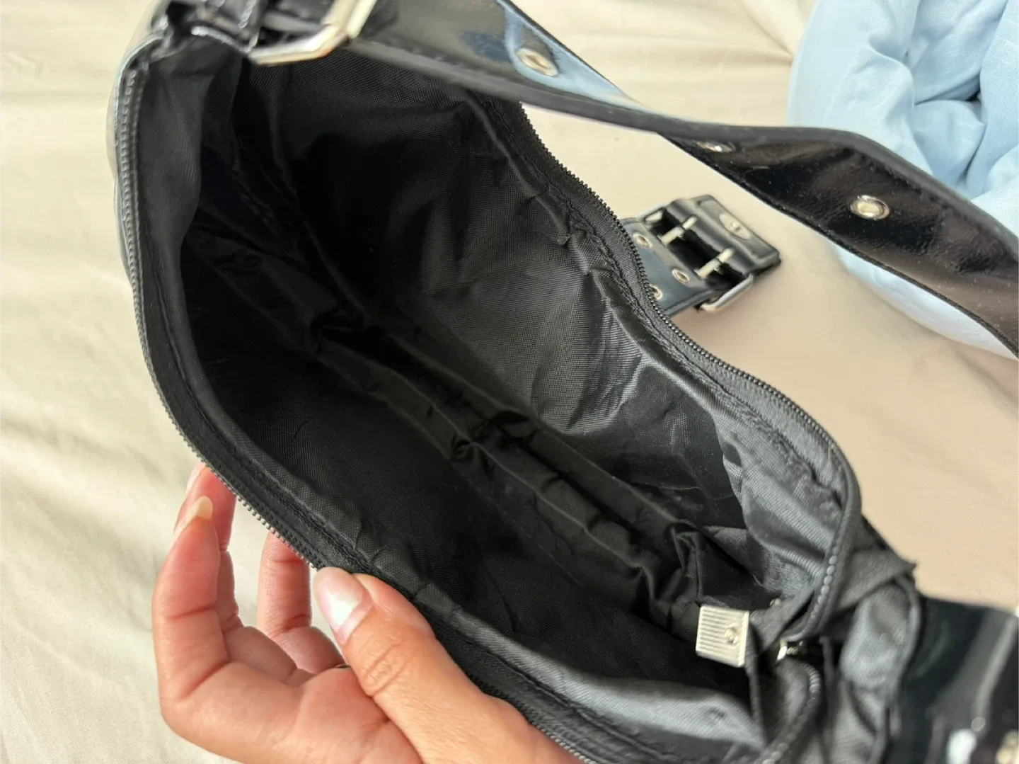 Black Y2K Shoulder Bag image indicator(5)