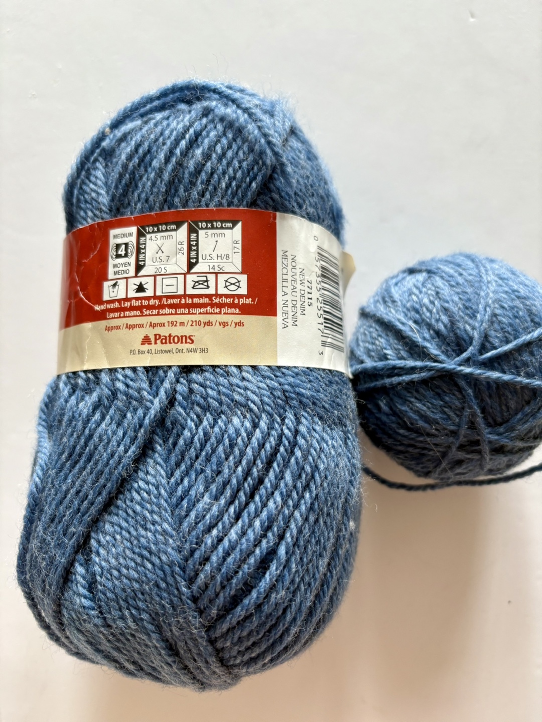 Two (2) Patons 100 % Wool Yarn. Color New Denim - photo 2