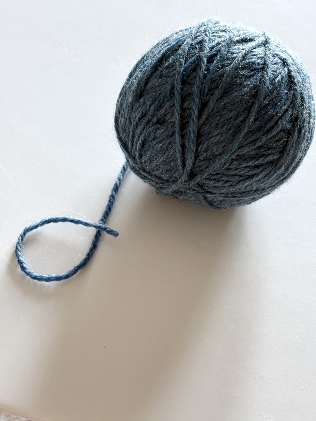 Two (2) Patons 100 % Wool Yarn. Color New Denim - photo 4