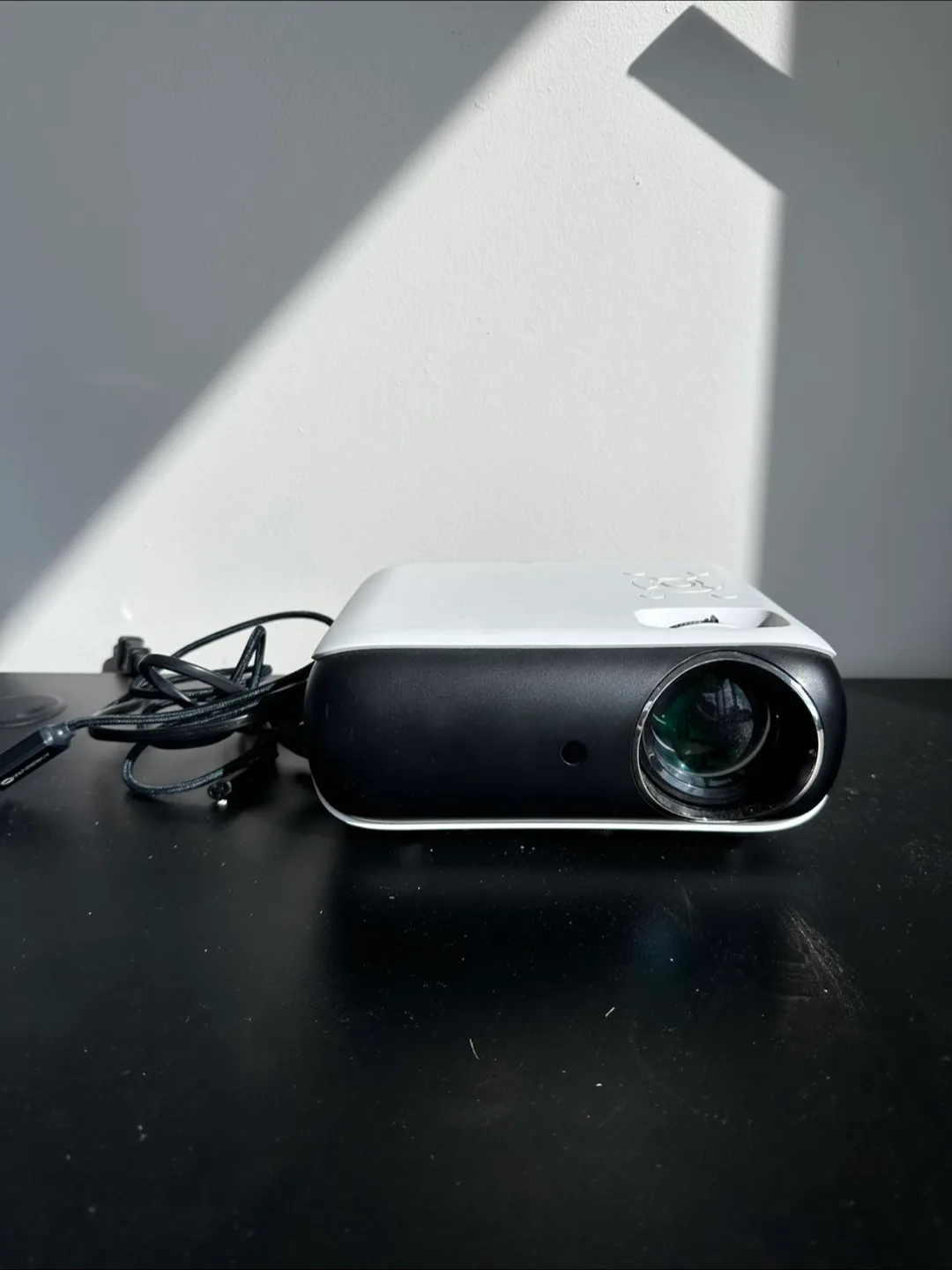 🎥 Projector for Sale – Barely Used, Great Shape thumbnail