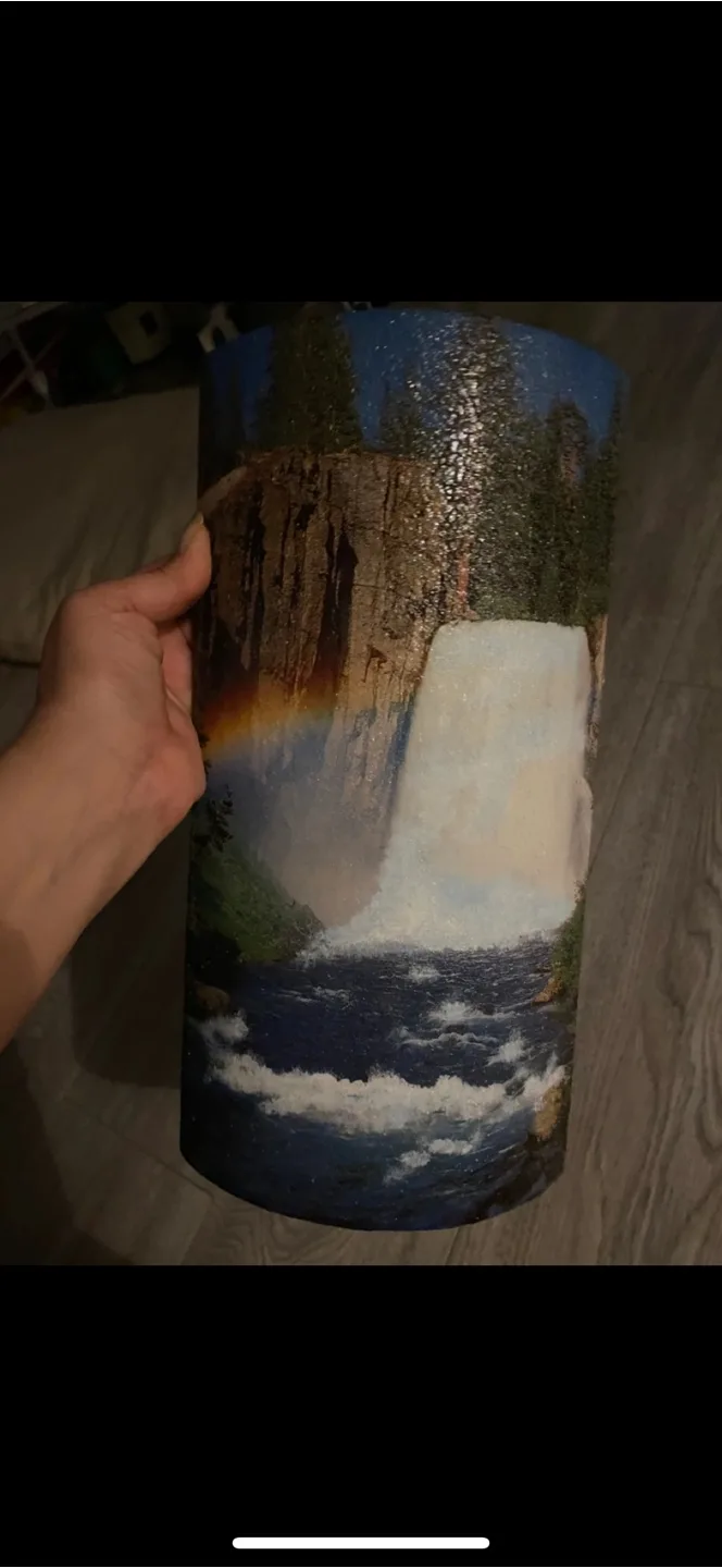 Clay decorating item with waterfall scene image indicator(2)