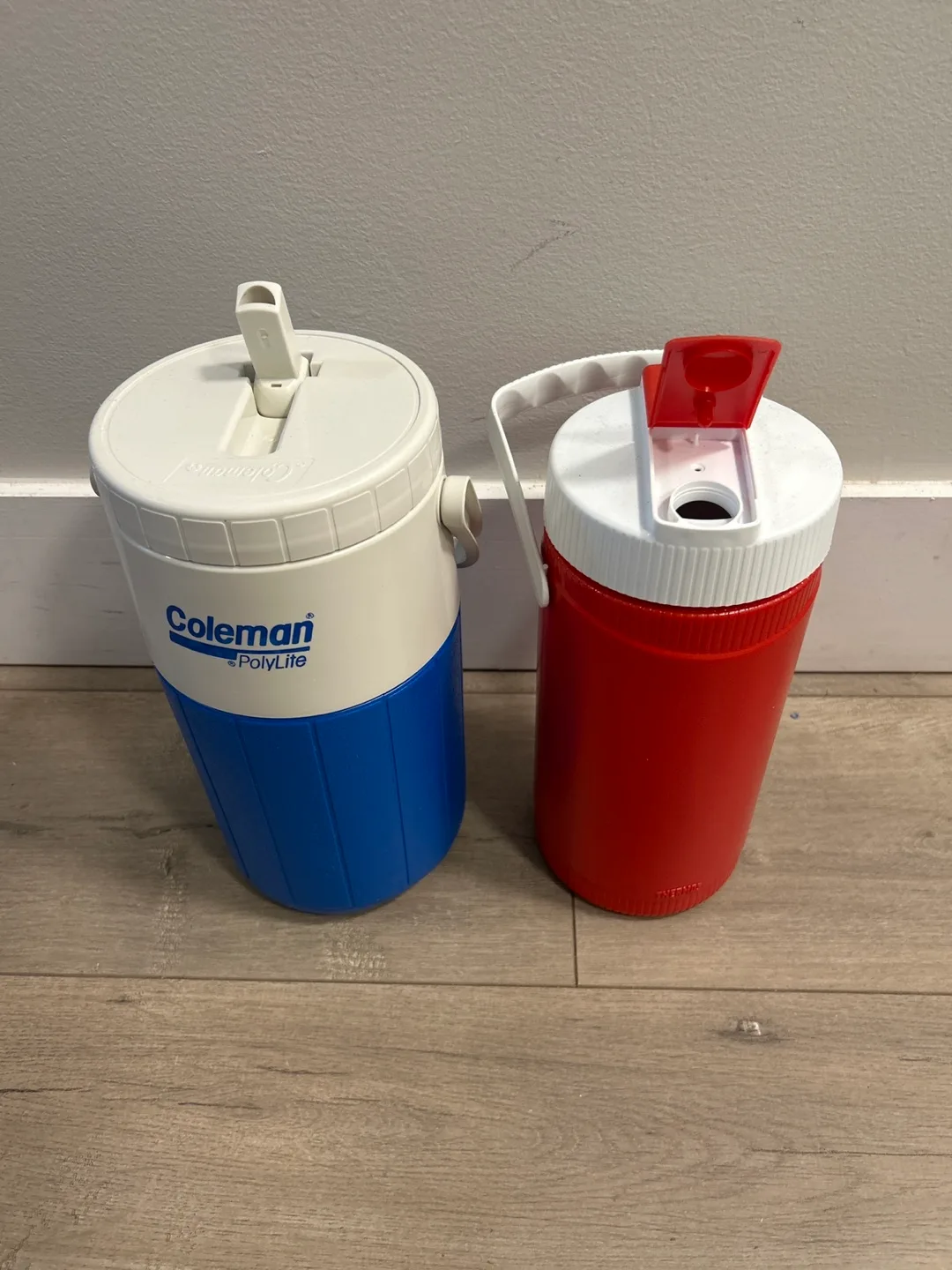 Coleman PolyLite & Thermos Beverage Coolers image indicator(3)