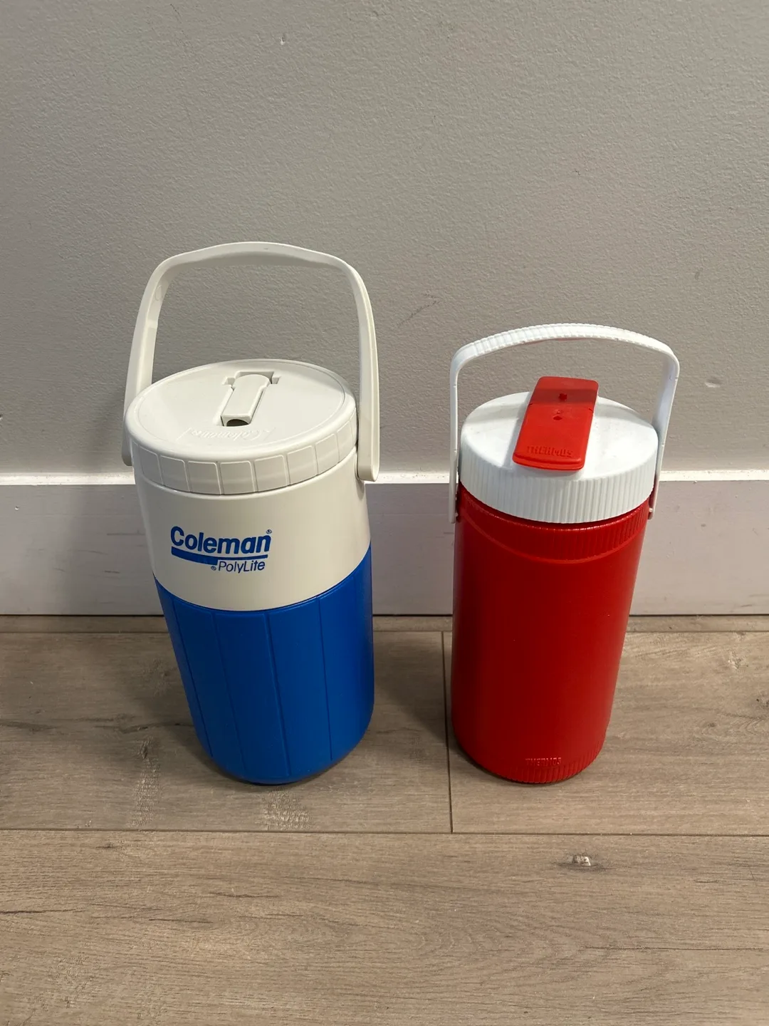 Coleman PolyLite & Thermos Beverage Coolers image indicator(4)