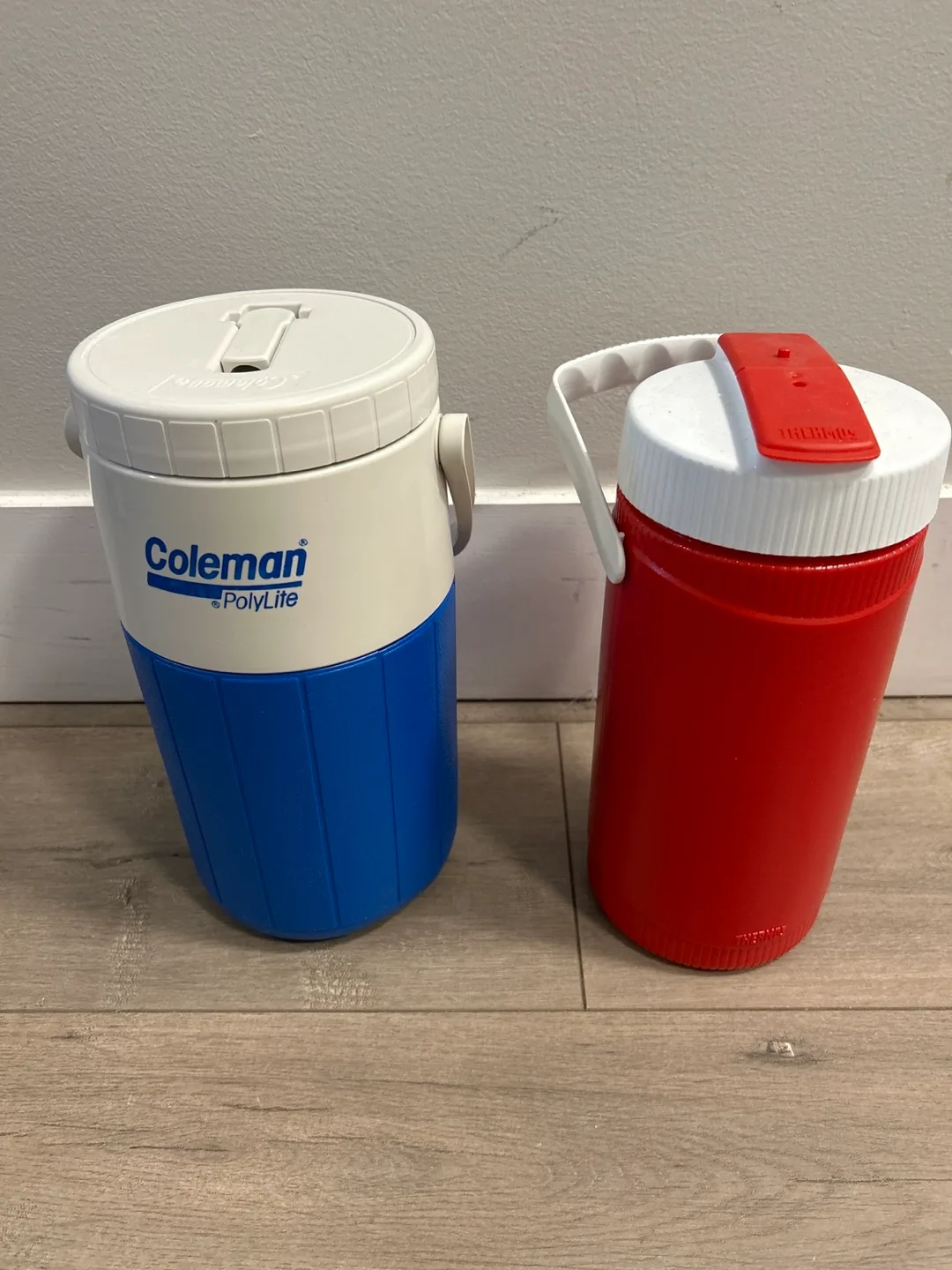 Coleman PolyLite & Thermos Beverage Coolers image indicator(2)