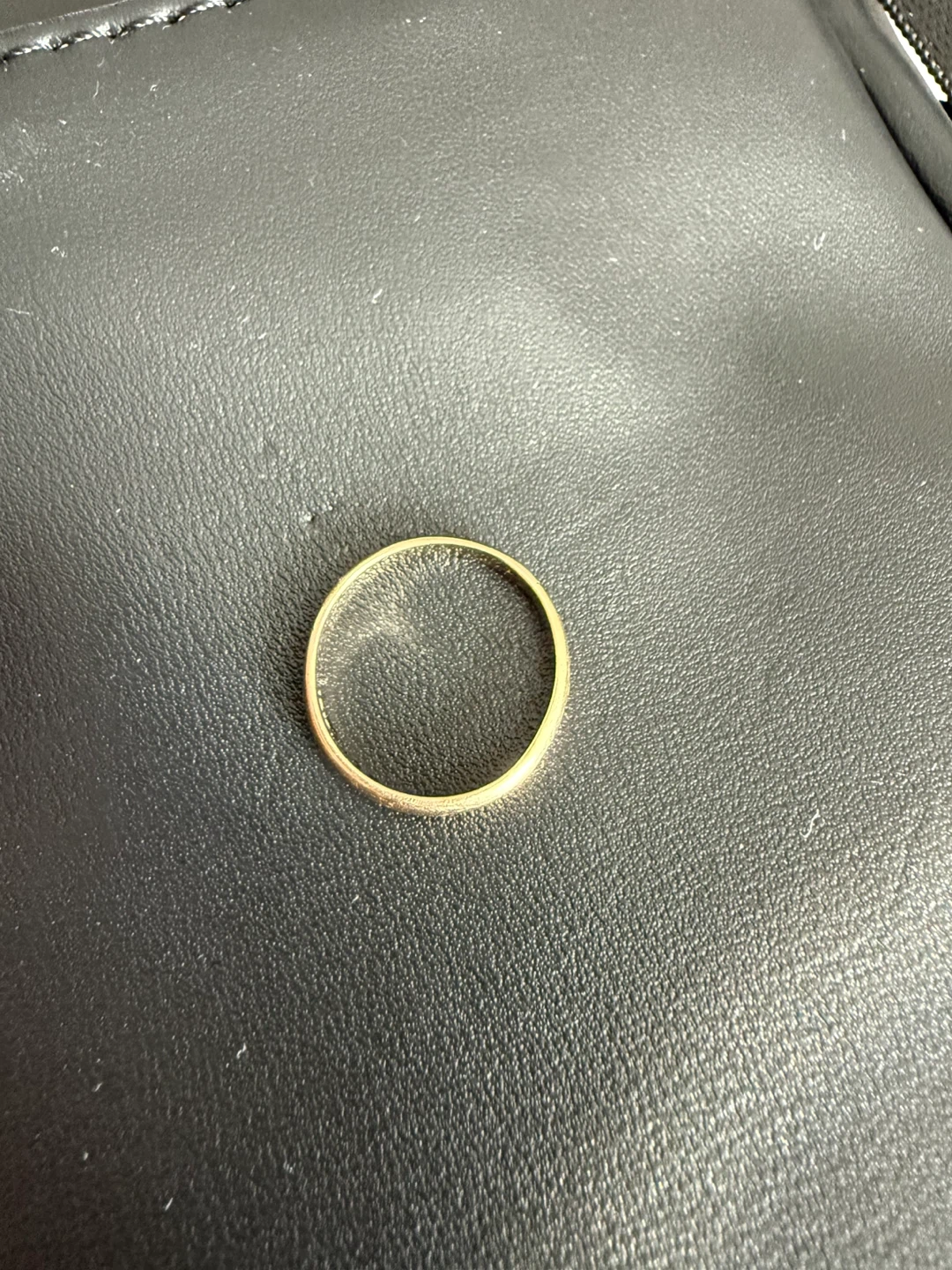 10K Gold Band Ring, Size 6 - photo 2