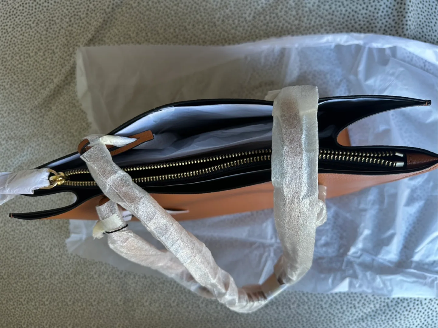 New Marc Jacobs M0015684 Smoked Almond Tote Bag image indicator(5)