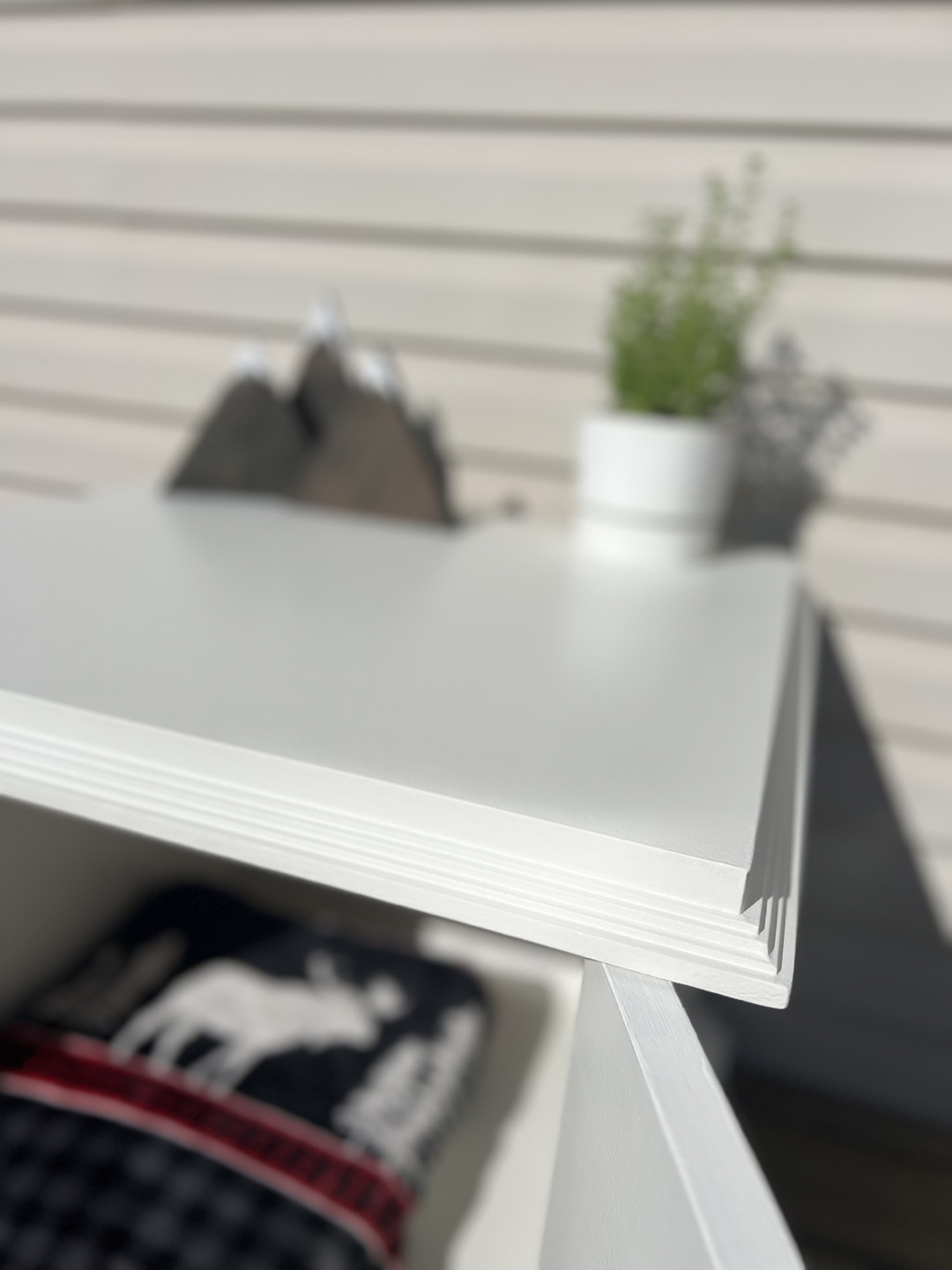 Beautiful White Refinished Side Table - photo 5