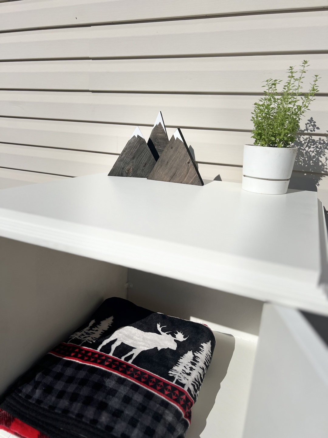 Beautiful White Refinished Side Table - photo 3