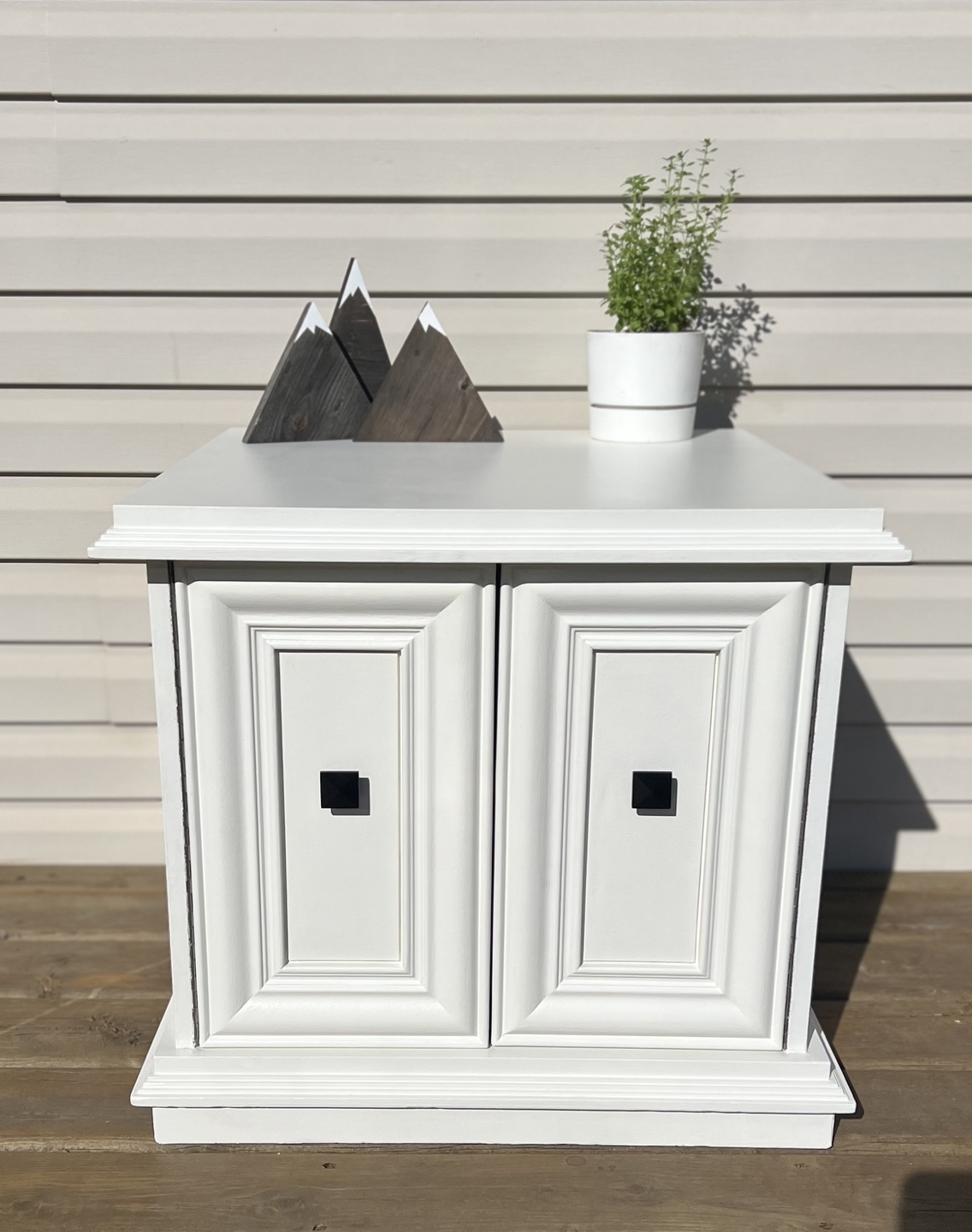 Beautiful White Refinished Side Table - photo 2