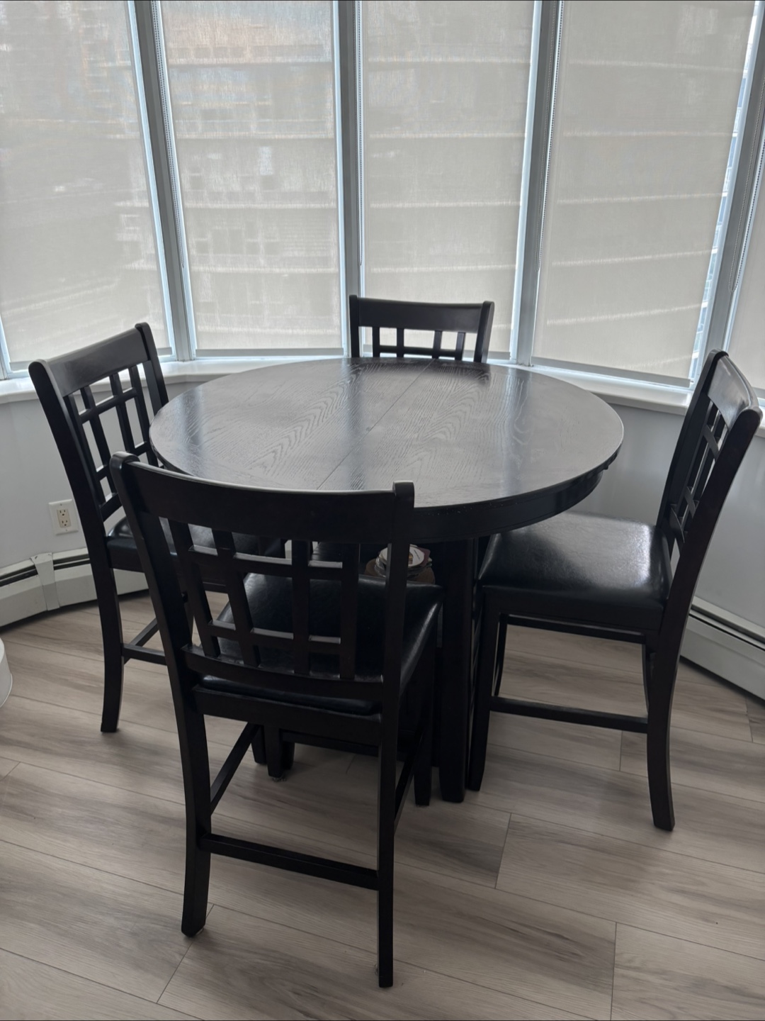 Round Dining Table with 4 Chairs - table extension included