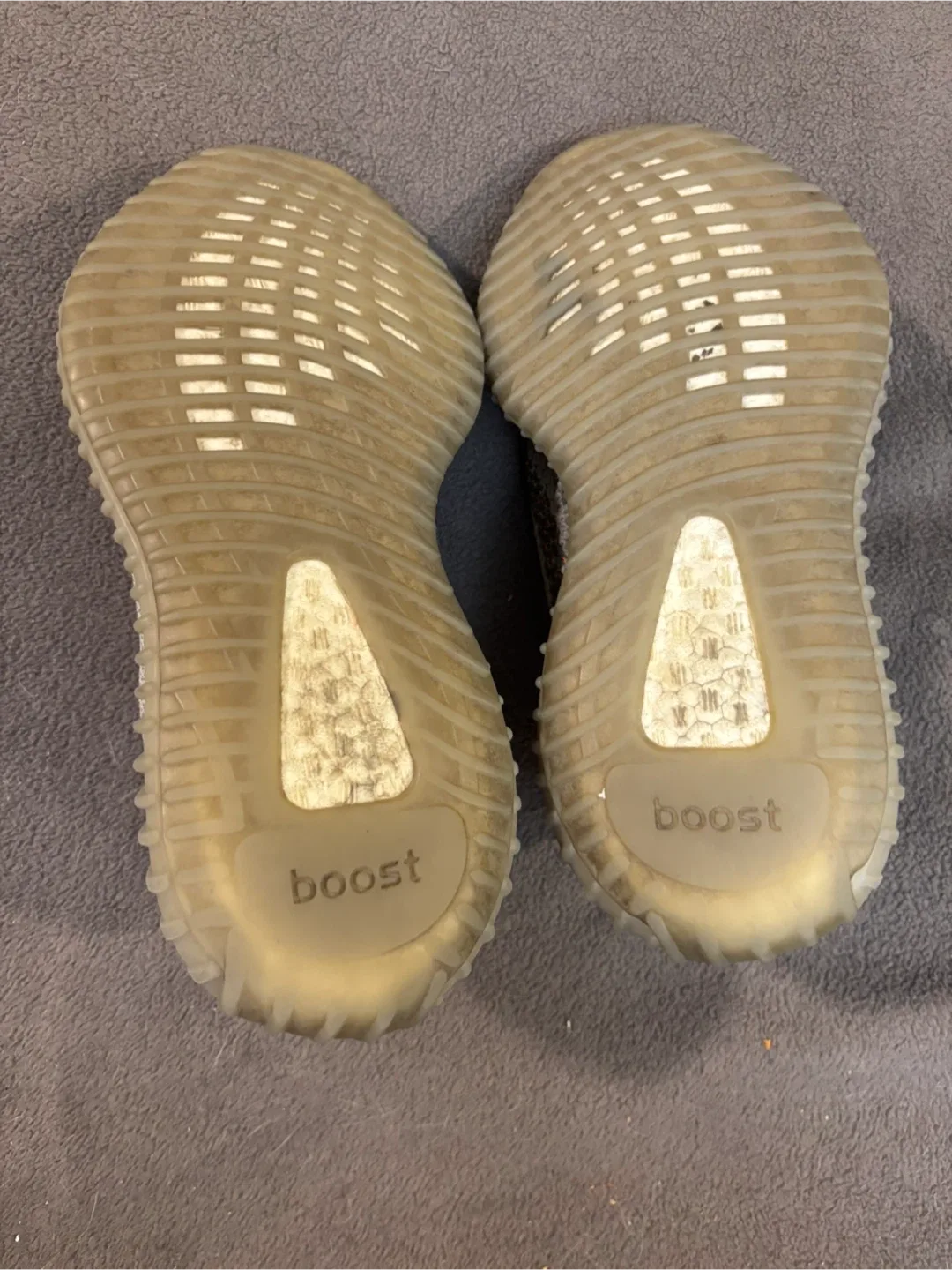 Yeezy 350 Beluga 1.0 image indicator(2)