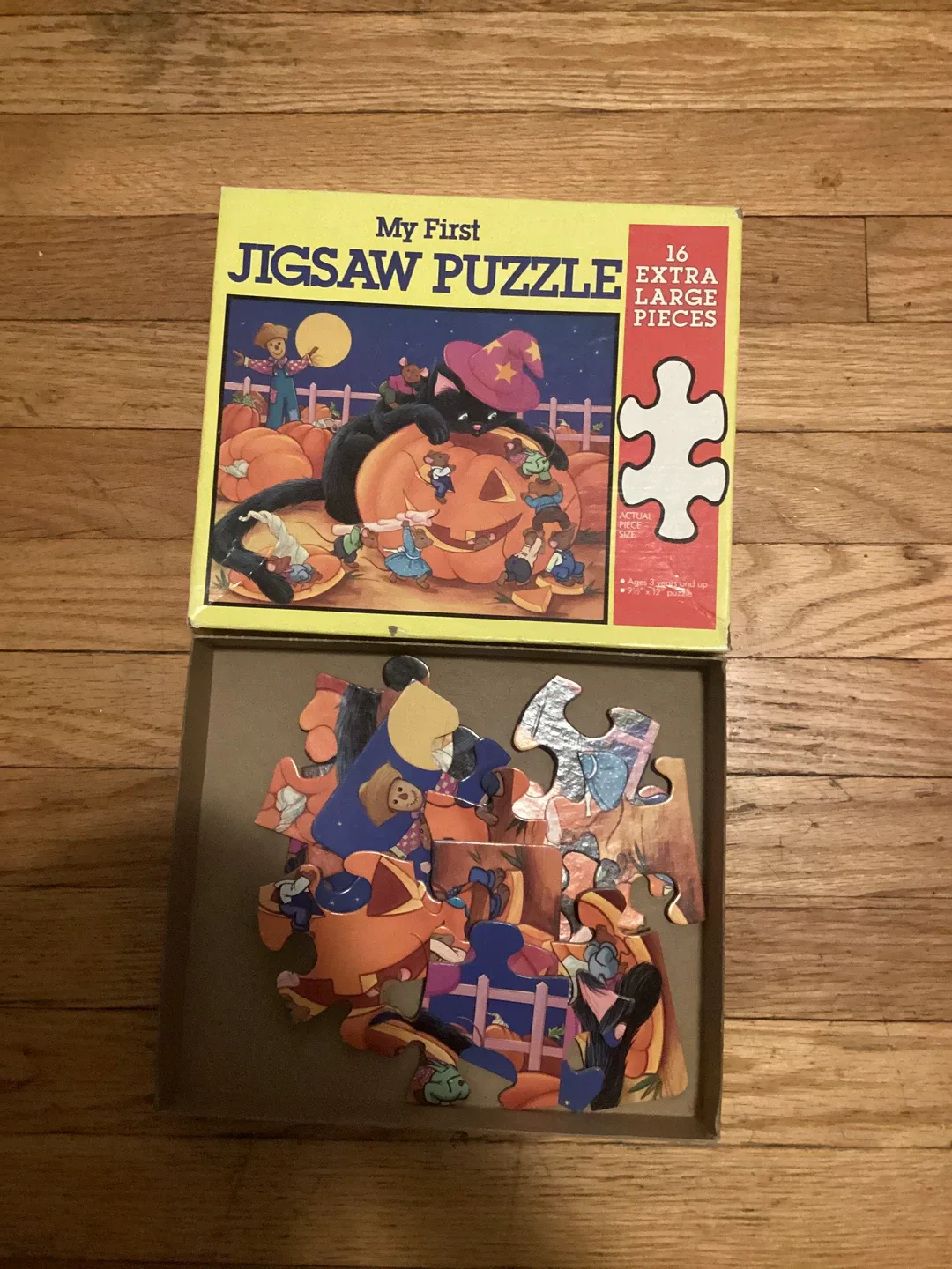 Halloween Retro My First Jigsaw Puzzle - 16 Extra Large Pieces thumbnail