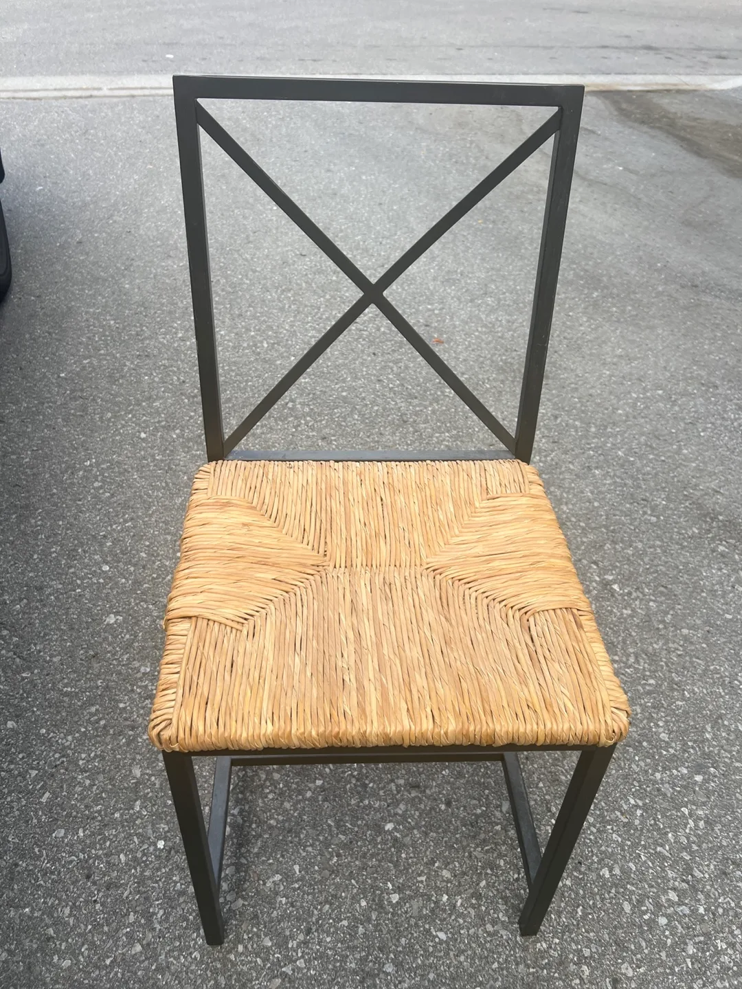Metal Frame Chair with Woven Seat image indicator(2)