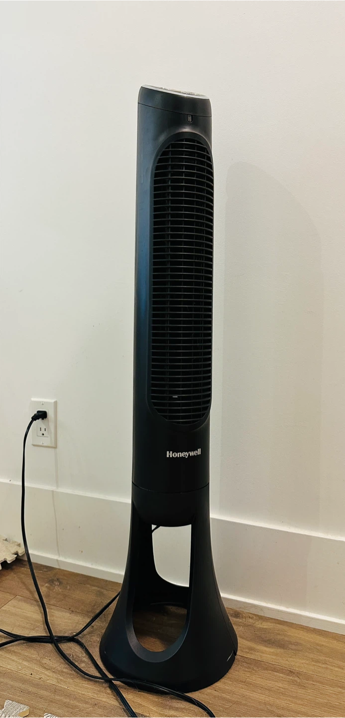 Honeywell Quiet Set 8-Speed Black Tower Fan