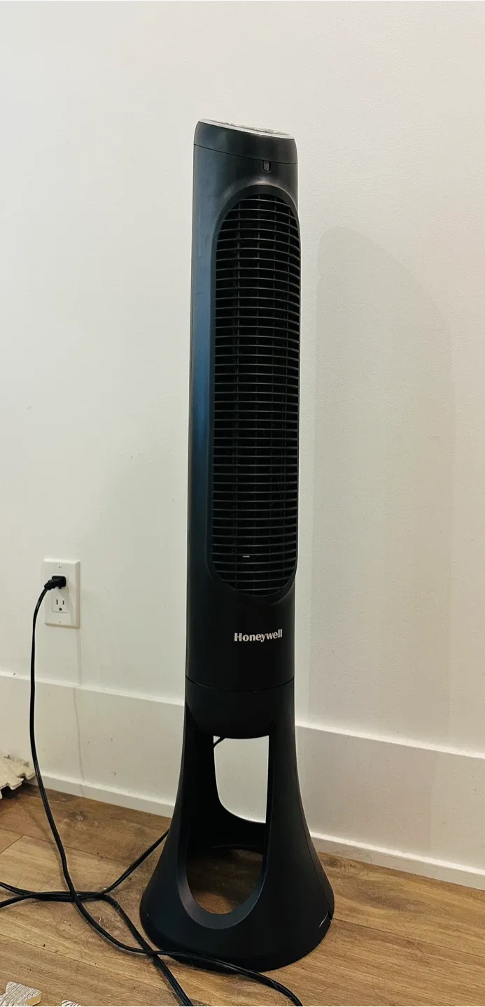 Honeywell Quiet Set 8-Speed Black Tower Fan thumbnail