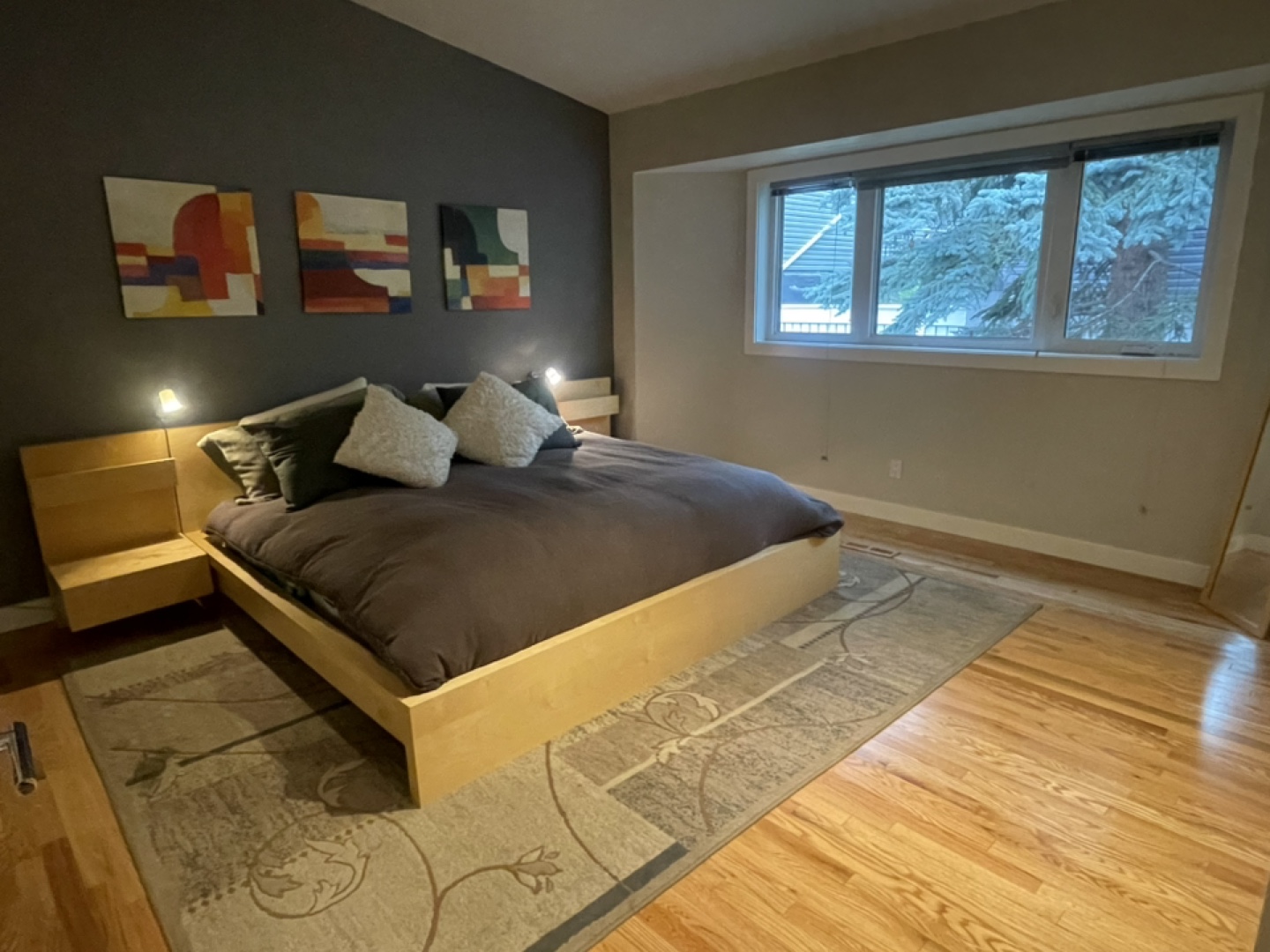 King Size Bed with Attached Nightstands - photo 3