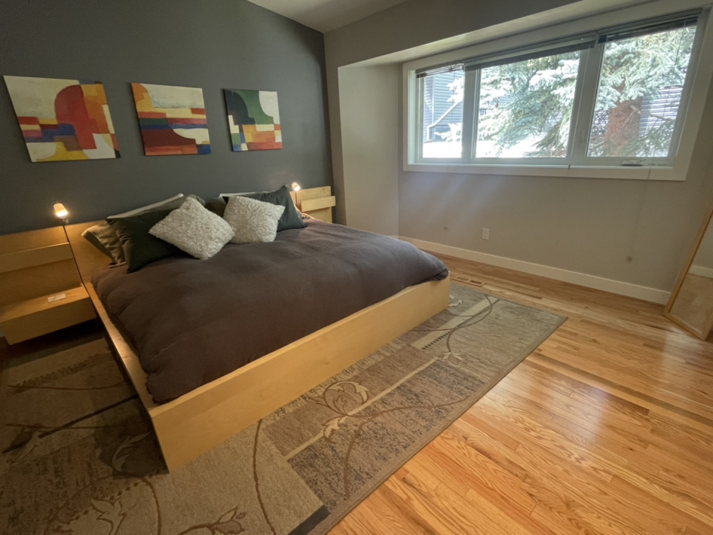 King Size Bed with Attached Nightstands - photo 2