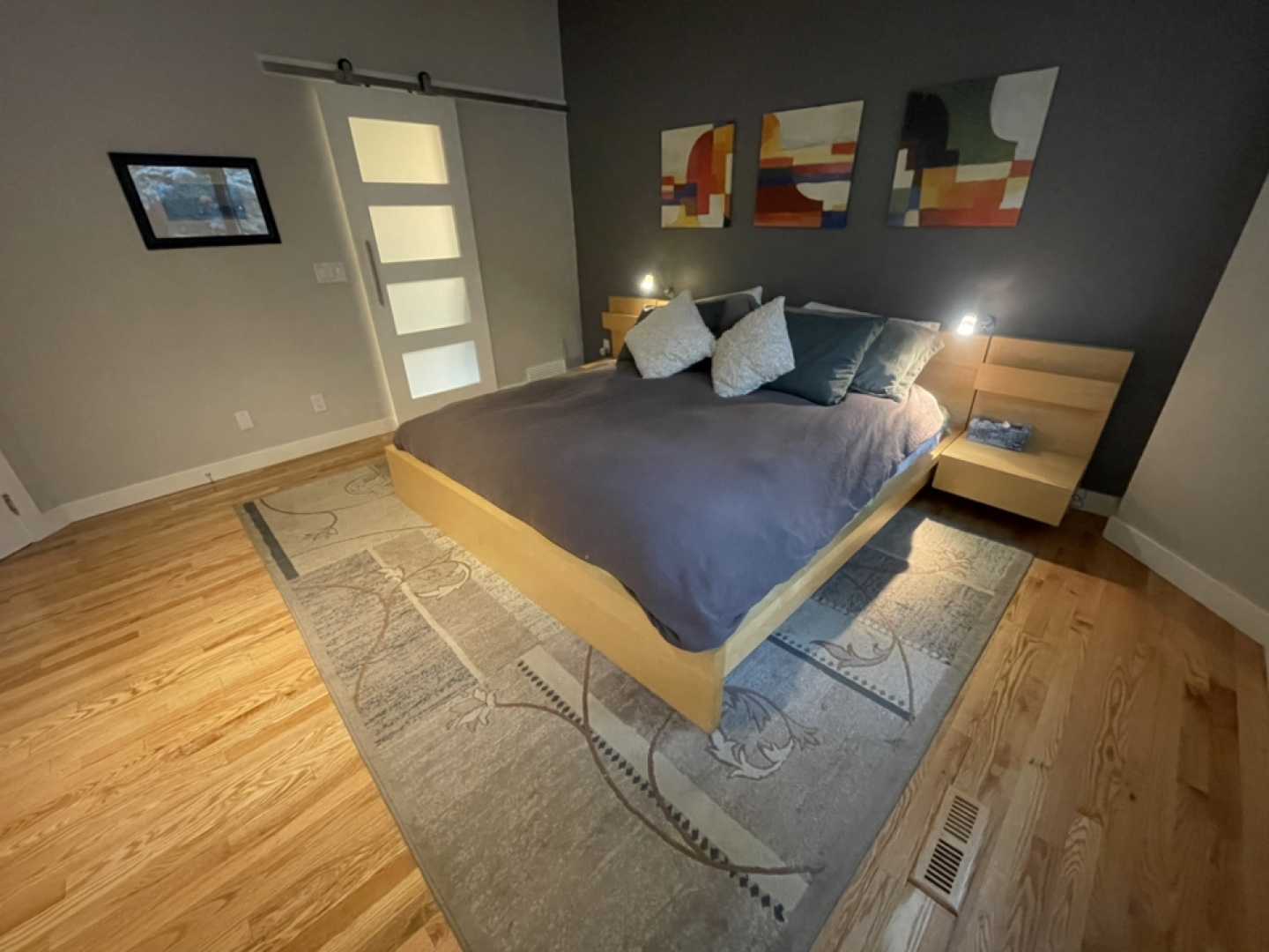 King Size Bed with Attached Nightstands - photo 4