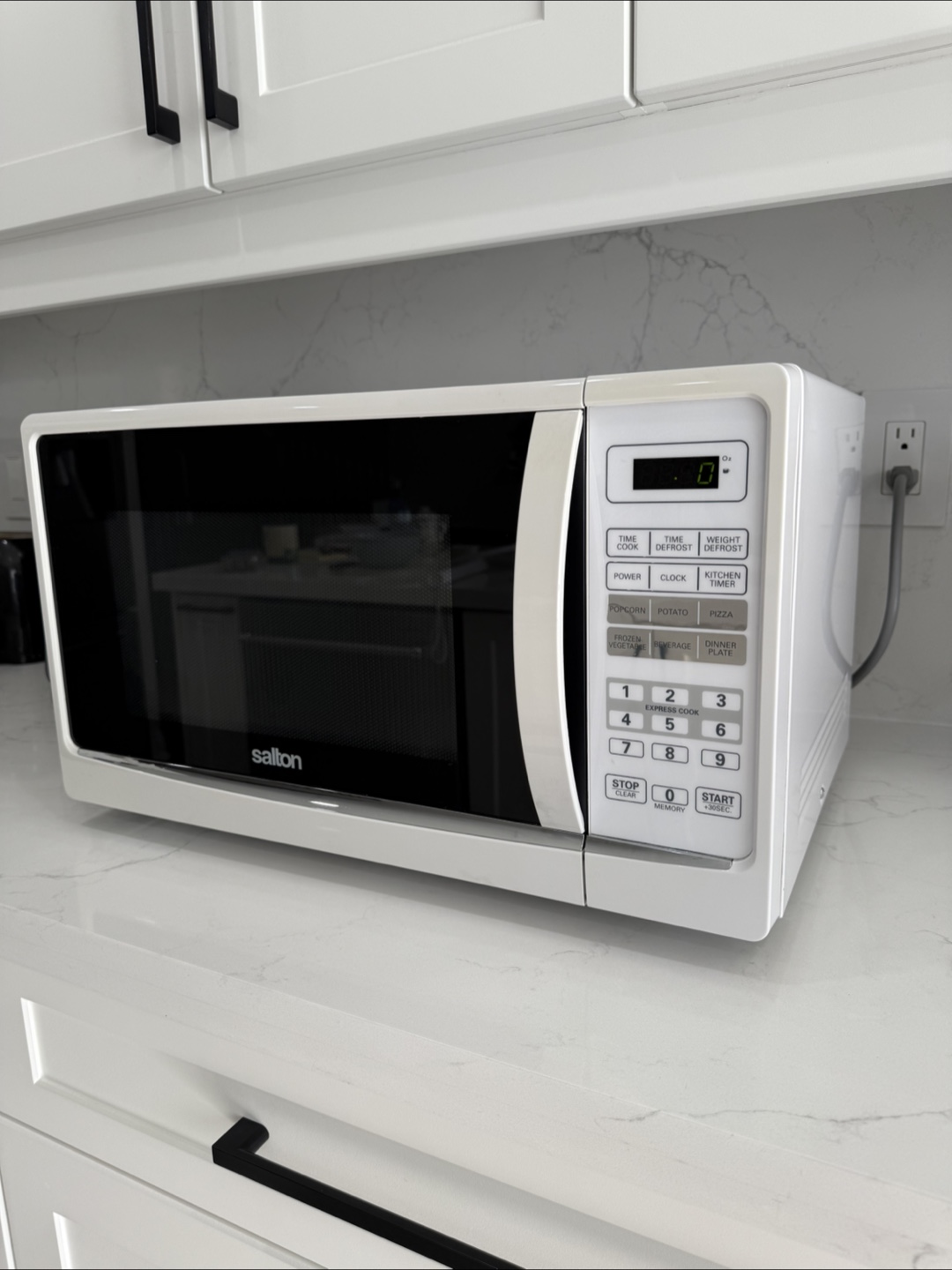 Salton Countertop Microwave Oven