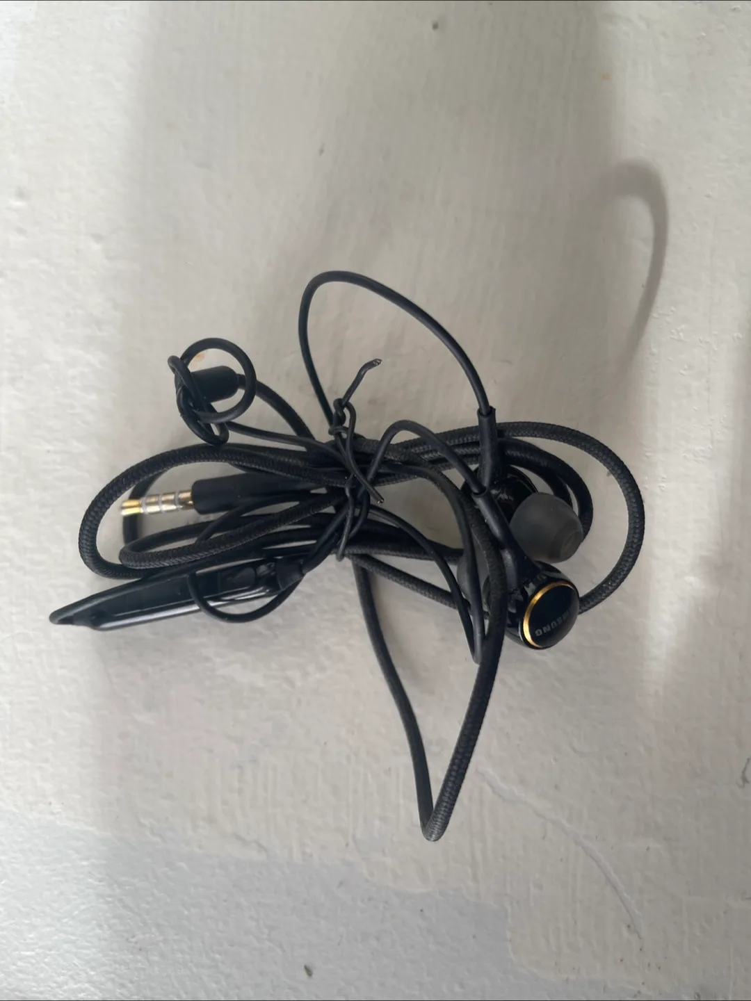 Samsung Wired Earphones - Black thumbnail