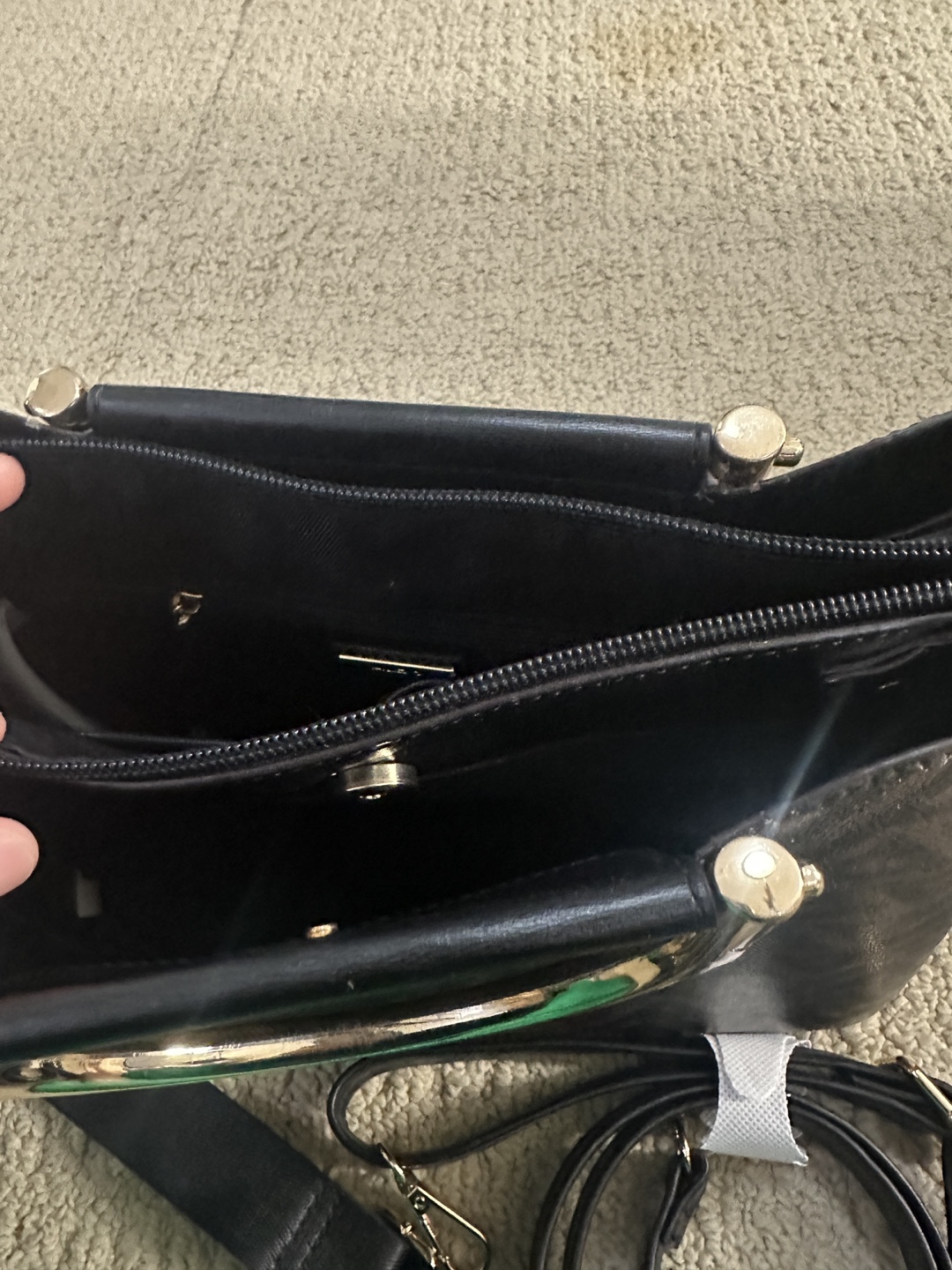 Stylish Patterned Handbag with Gold Handle - photo 3
