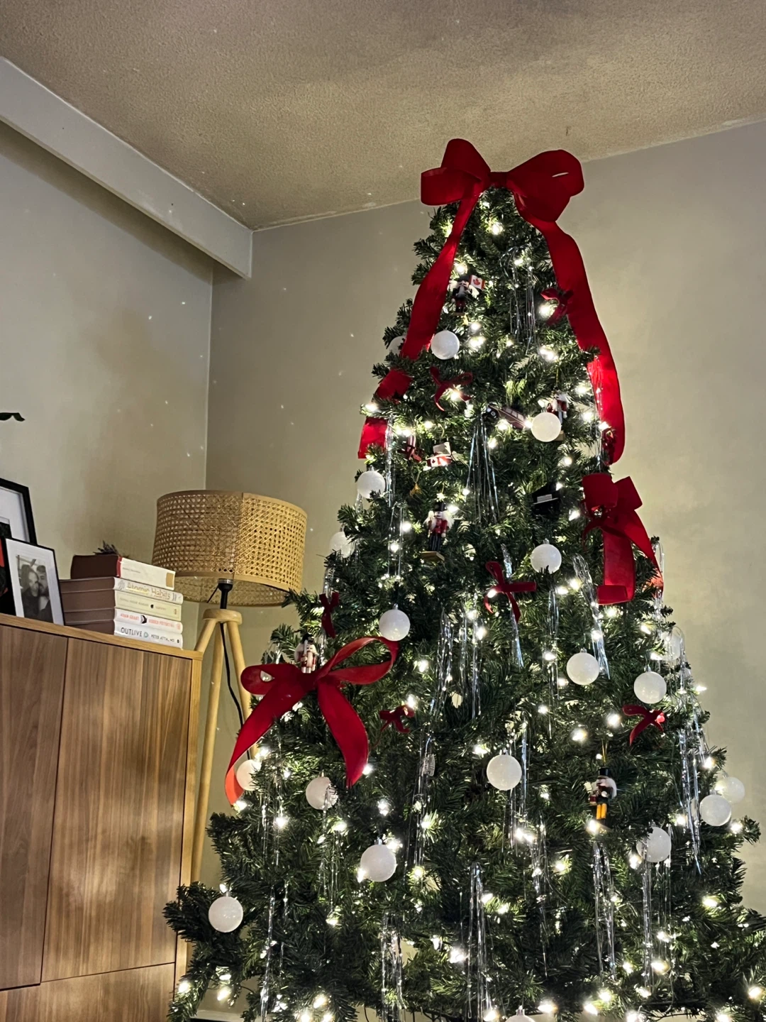 7 ft tall Christmas Tree with Ornaments and Bag - photo 2