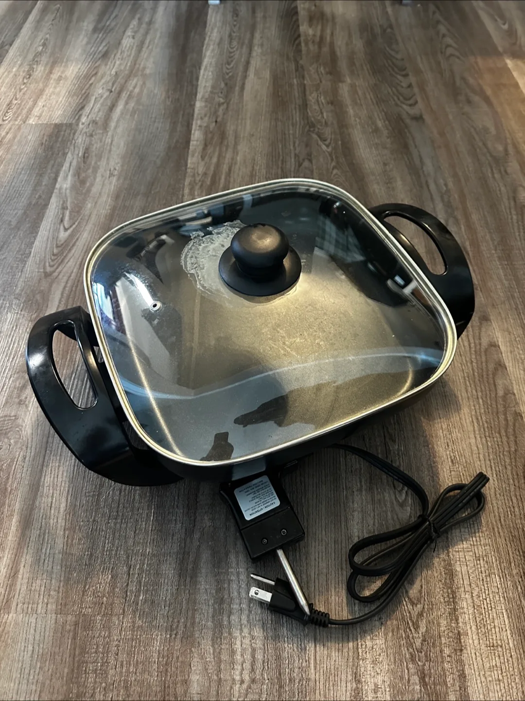 Electric Skillet with Lid thumbnail