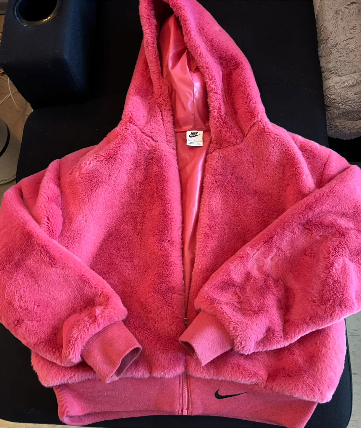 Nike Faux Fur Pink jacket image indicator(2)