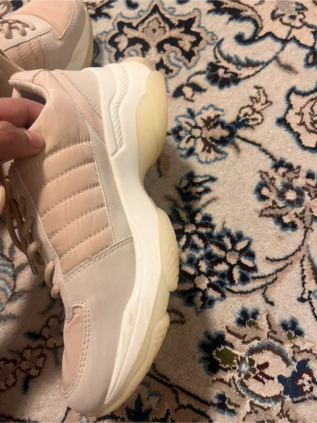 Kendall + Kylie Women's Sneakers image indicator(6)