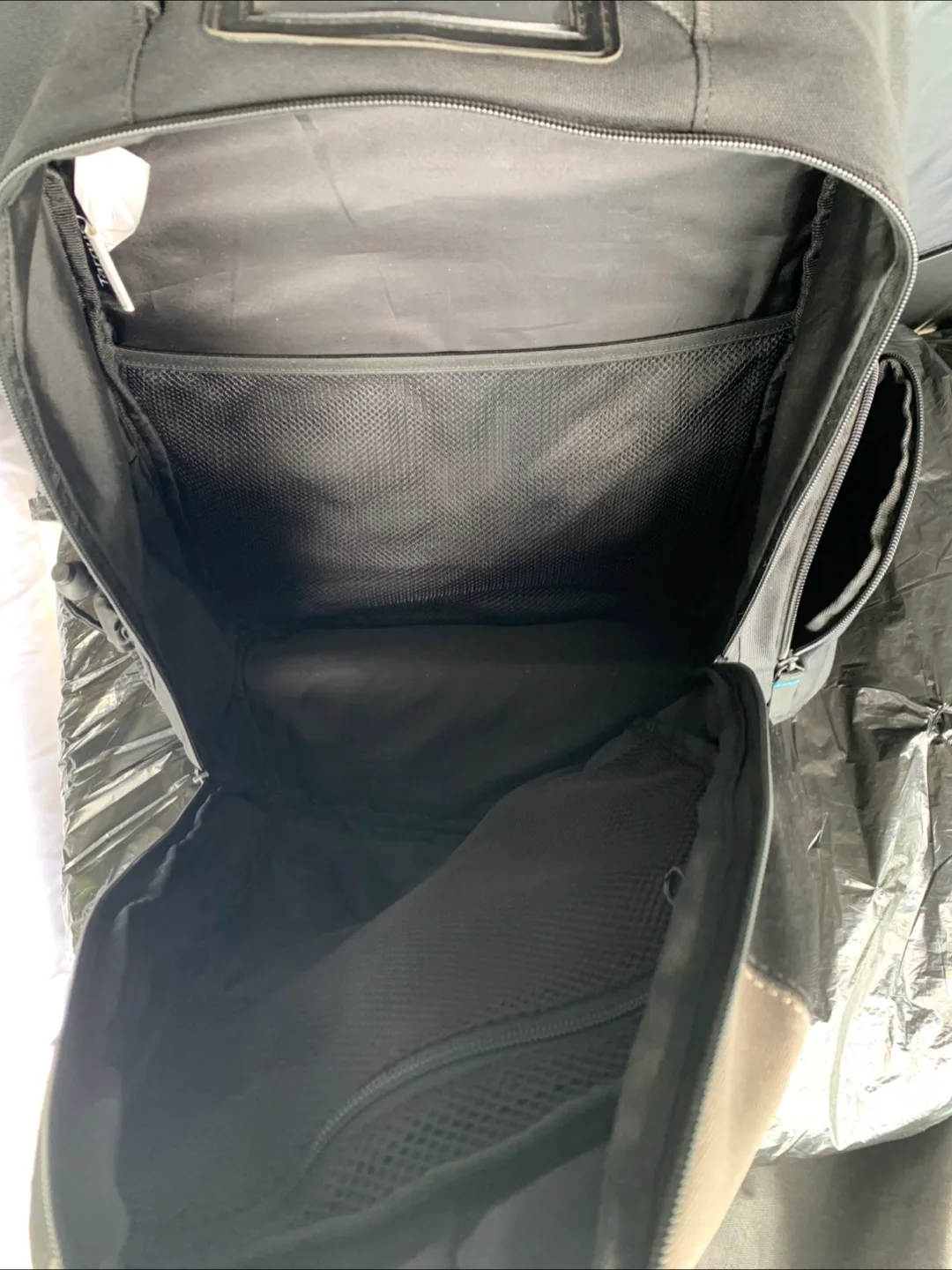 STUDENTS! Black TARGUS Backpack (#2) image indicator(6)