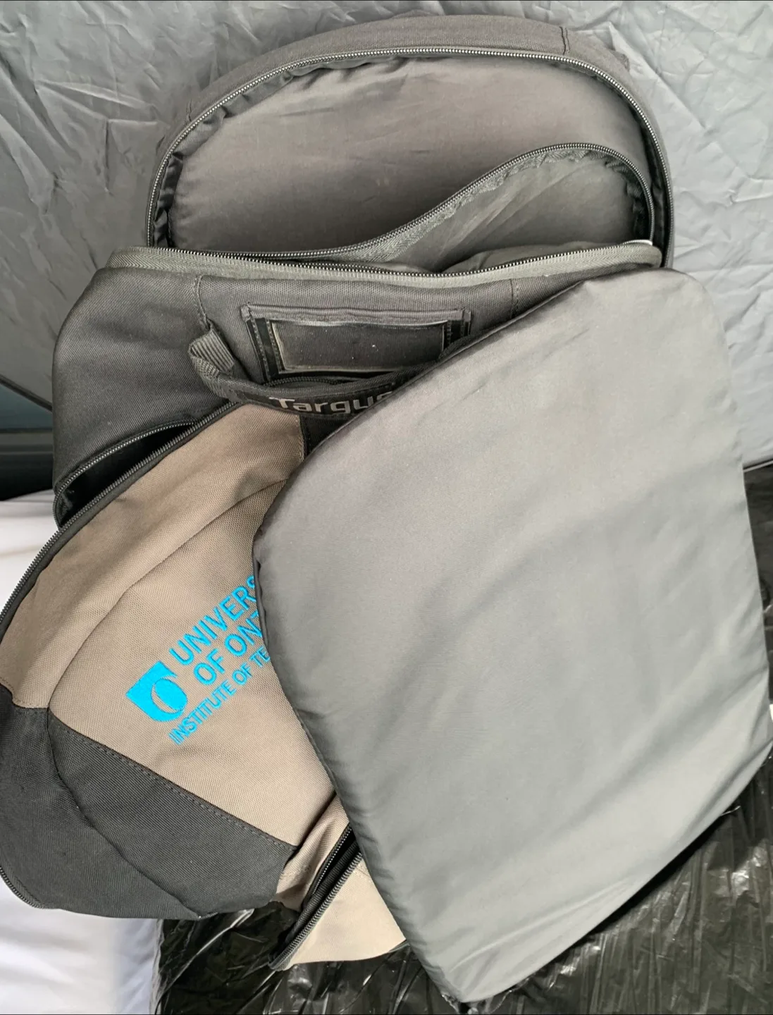 STUDENTS! Black TARGUS Backpack (#2) image indicator(8)