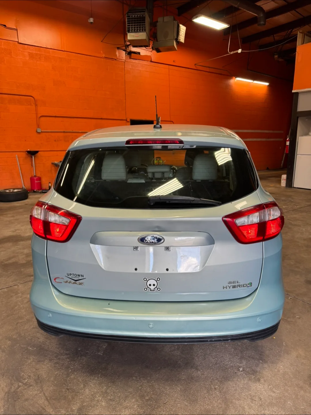 2014 Ford C-MAX Hybrid · SEL Wagon 4D image indicator(3)