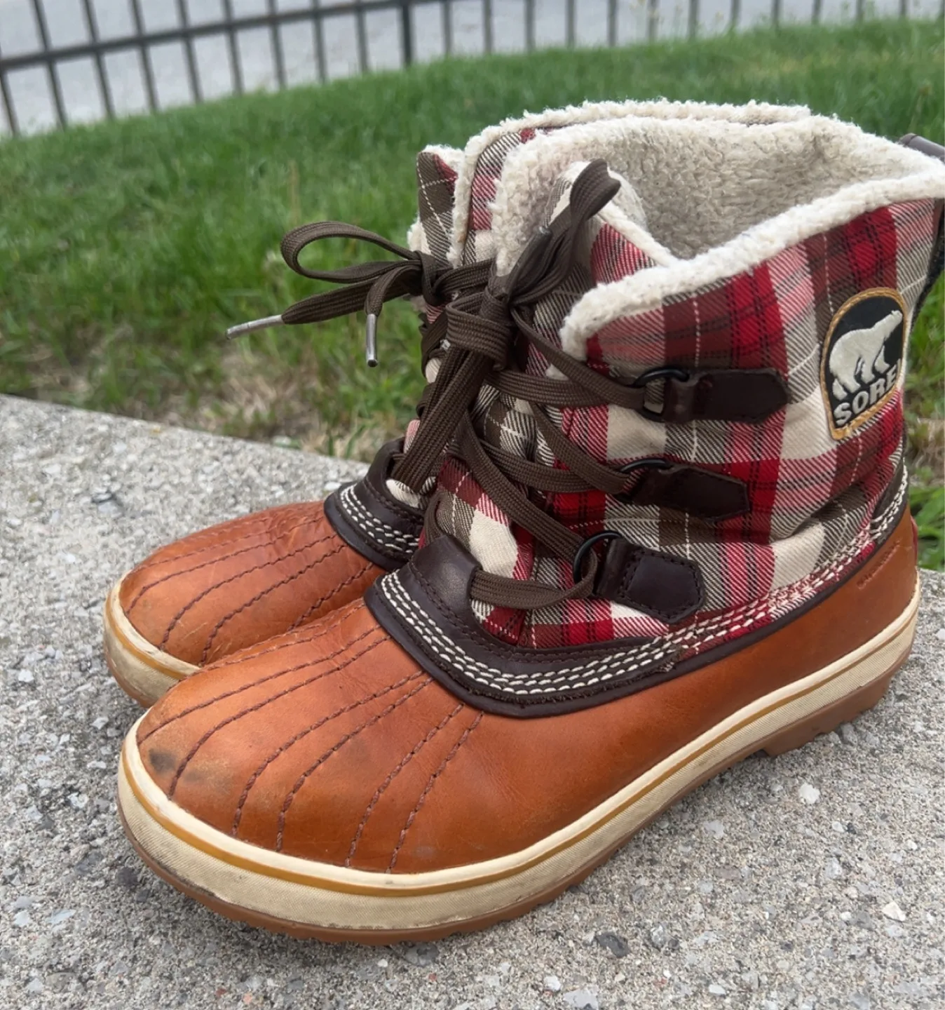 Sorel Tofino II Plaid Winter Boots size 7 thumbnail