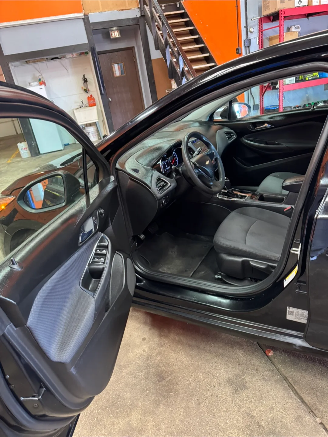 2019 Chevrolet Cruze · LS Hatchback 4D image indicator(5)