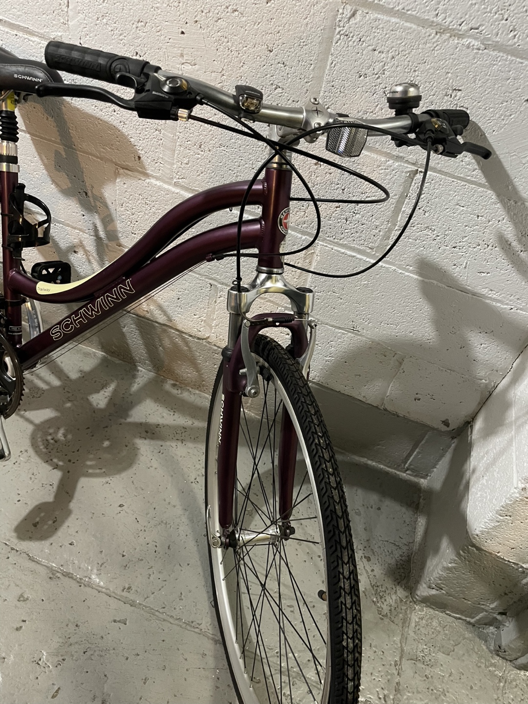 Schwinn Trailway Hybrid Bike - photo 2
