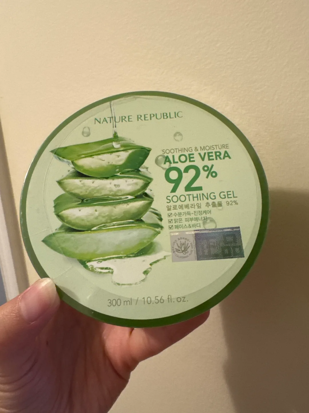 Aloe Vera 92% Soothing Gel (Expired Aug 2025) thumbnail