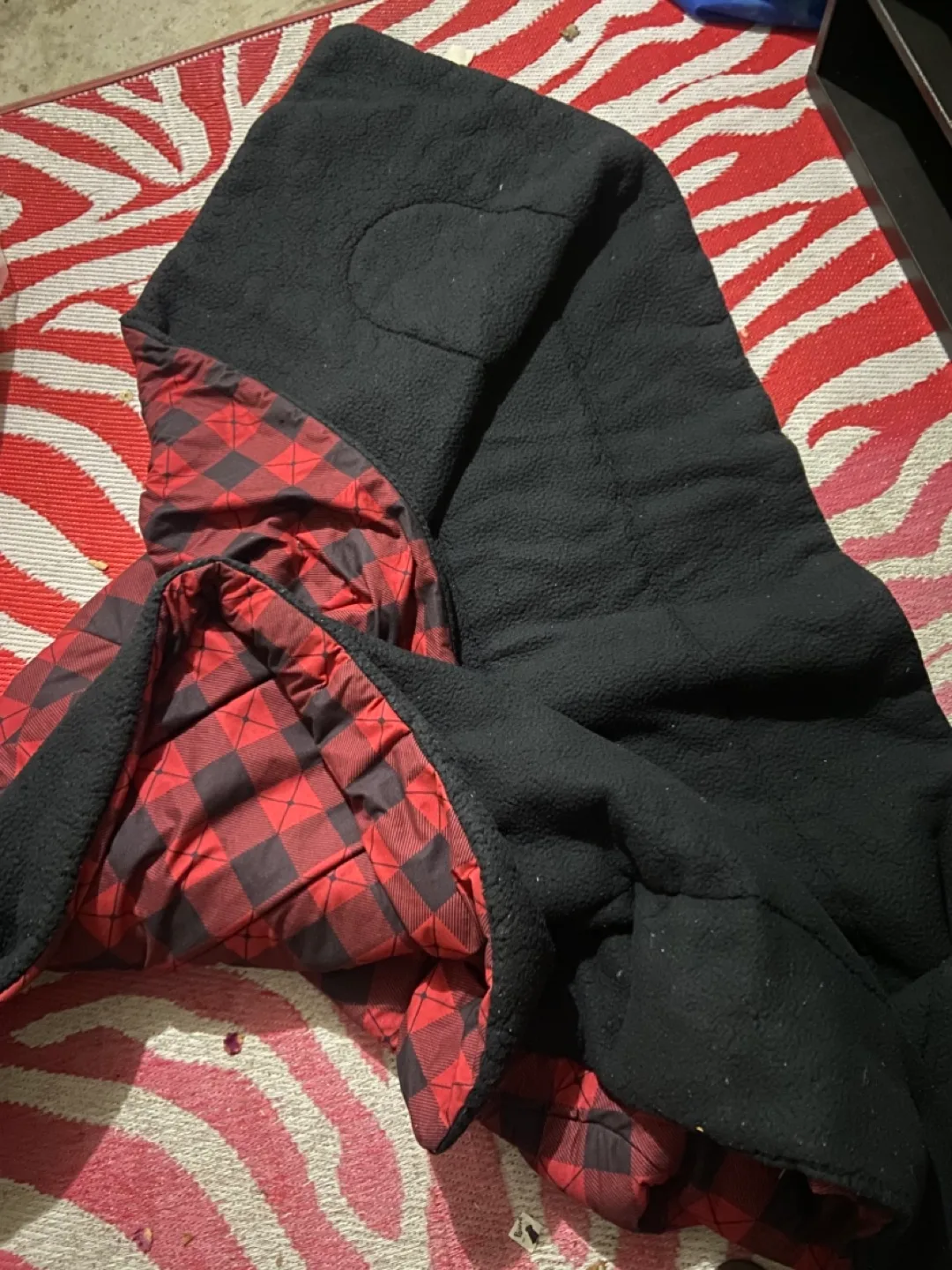 Black & Red Plaid Fleece Blanket image indicator(2)