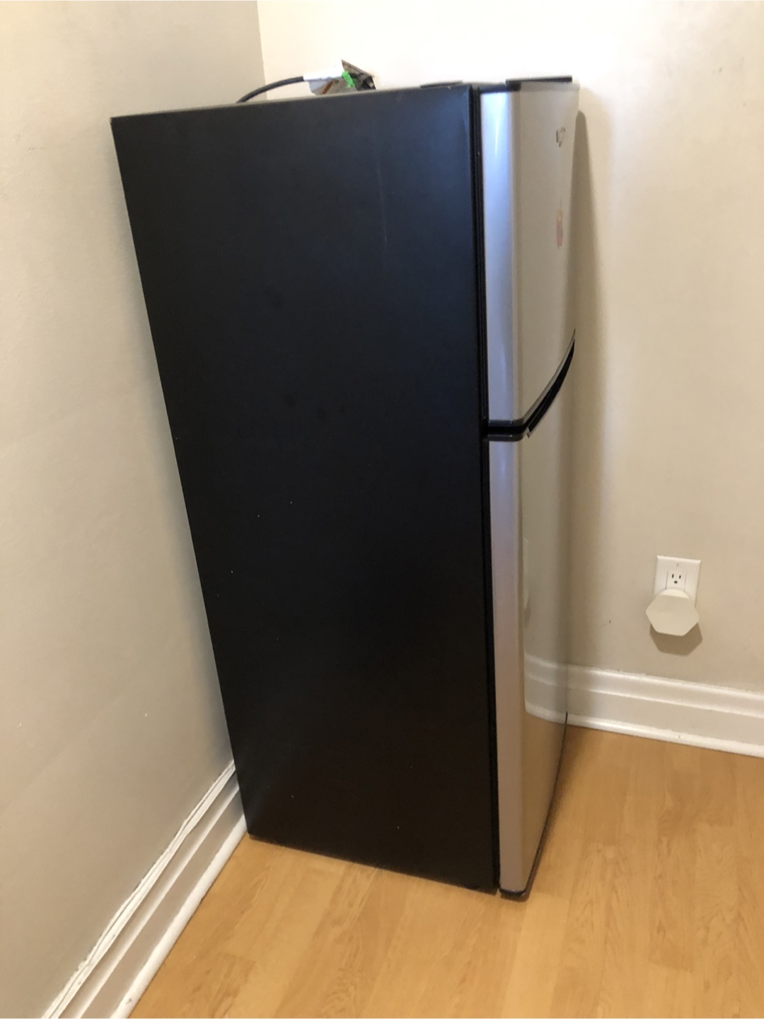 Whirlpool Two-Door Mini Fridge - photo 3