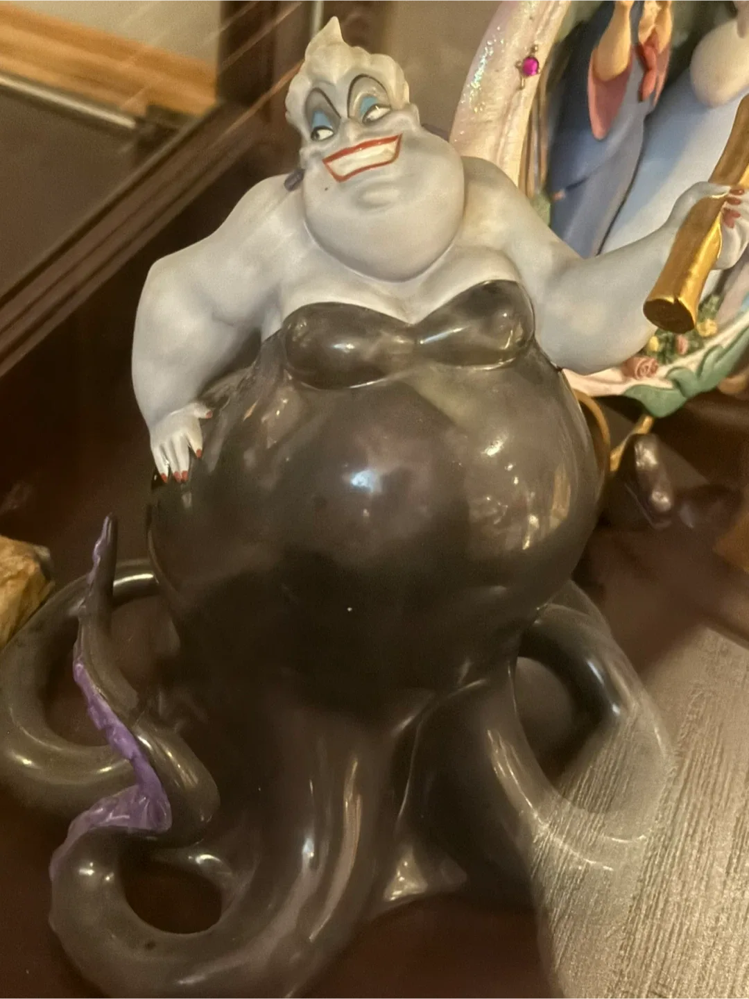 Disney Ursula Figurine - Little Mermaid Villain image indicator(2)