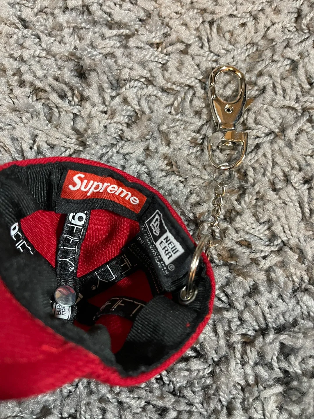 2014FW Supreme New Era Cap Hat Keychain Red Baseball Rare image indicator(6)
