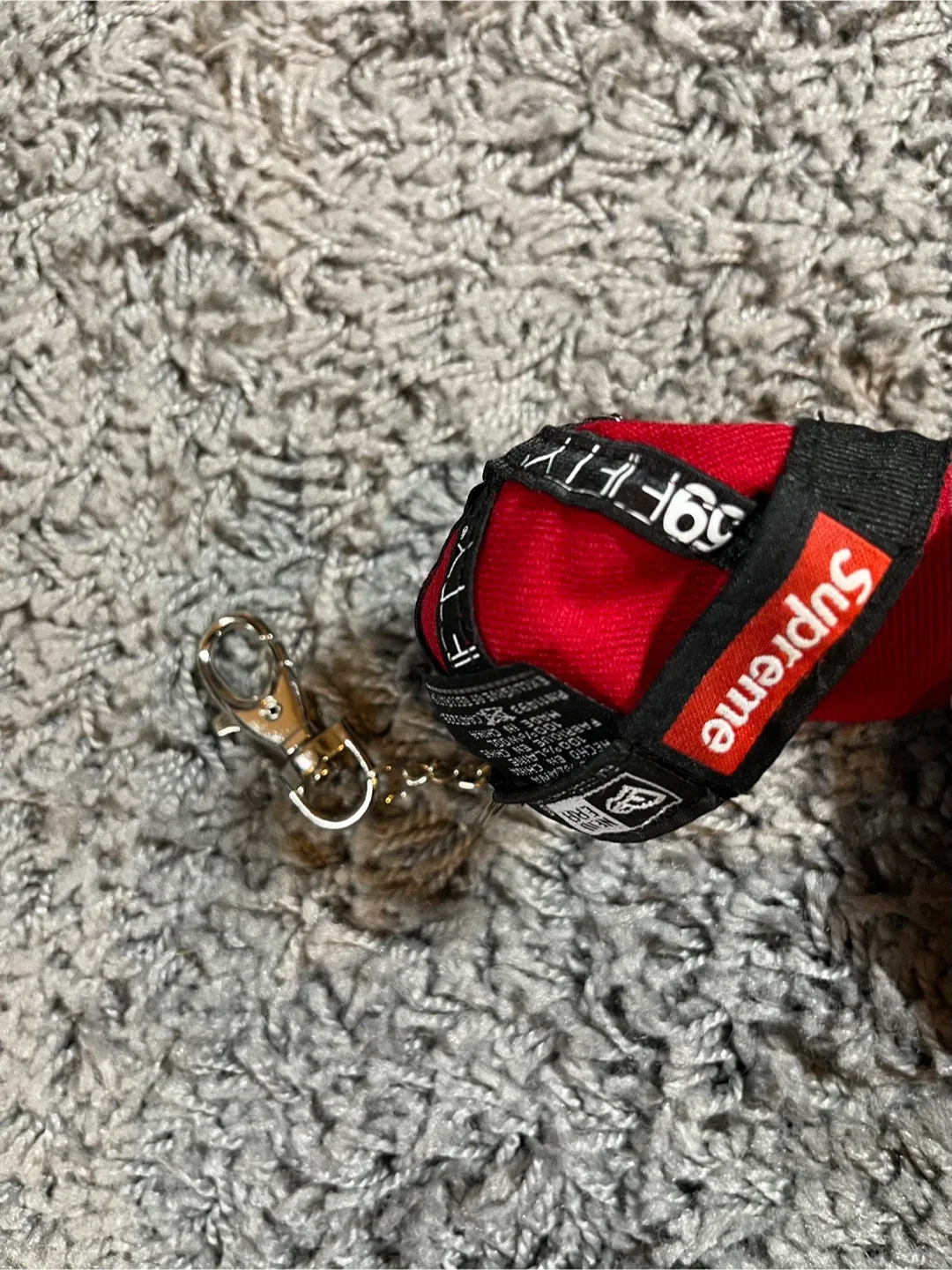 2014FW Supreme New Era Cap Hat Keychain Red Baseball Rare image indicator(9)