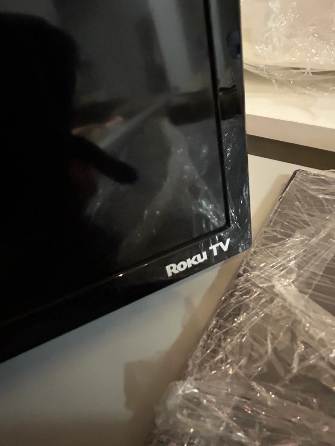 24” smart Roku TV image indicator(2)