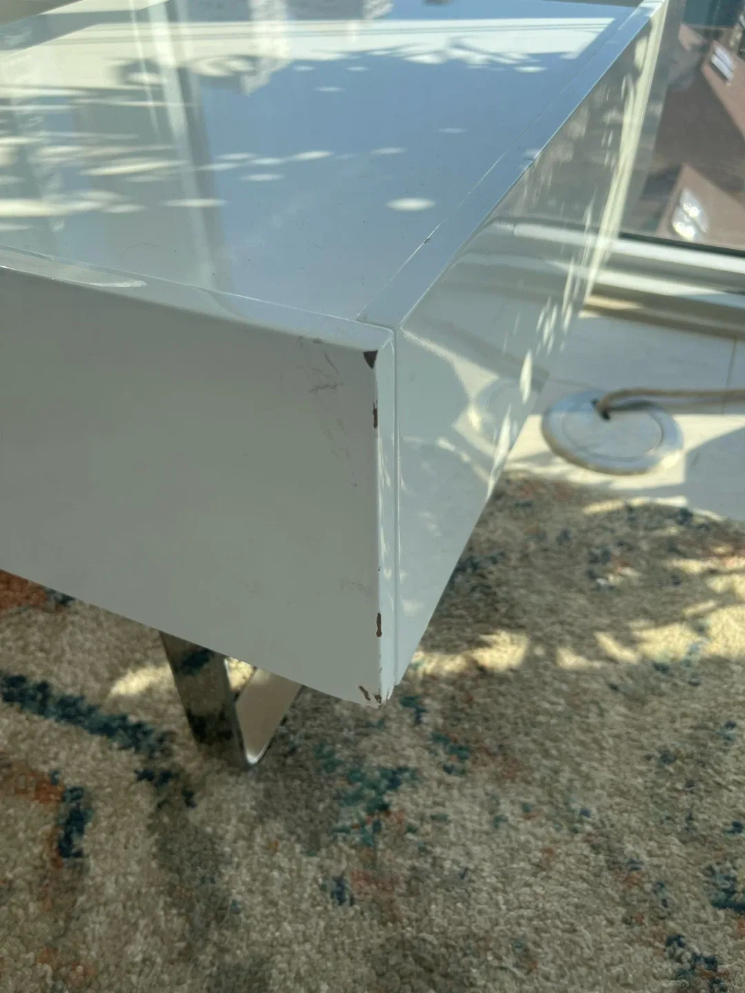 White Modern Lift Top Coffee Table image indicator(2)