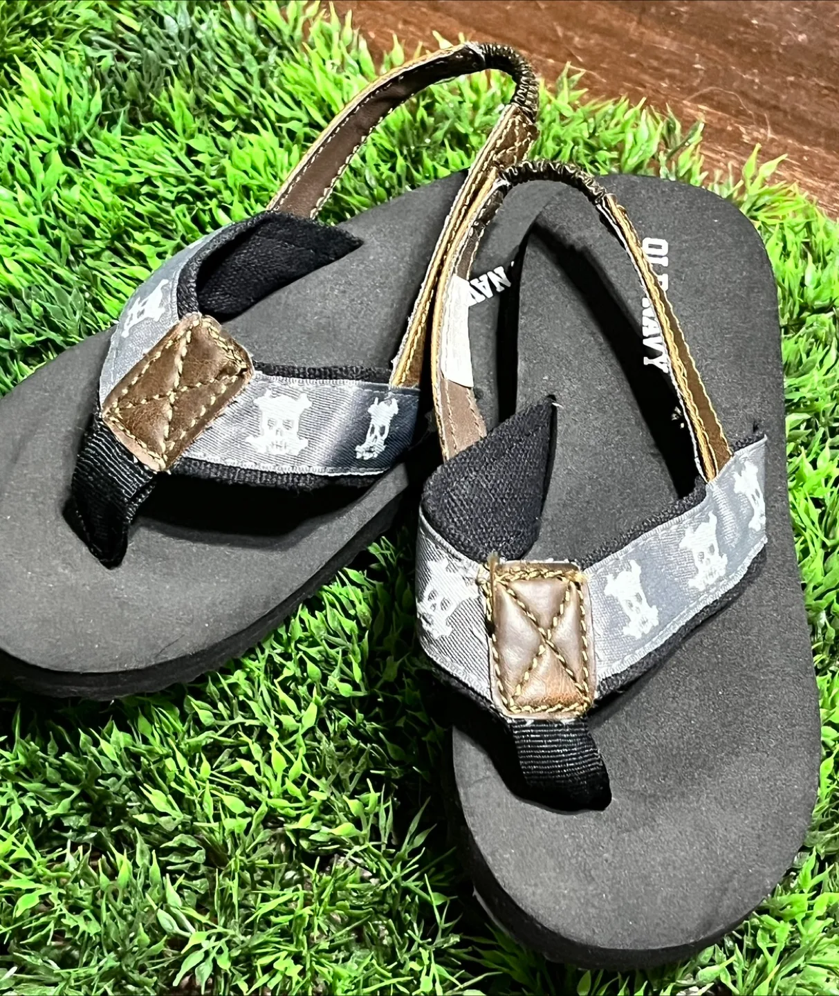 New Old Navy Flip Flops Size 8/9 Boys thumbnail