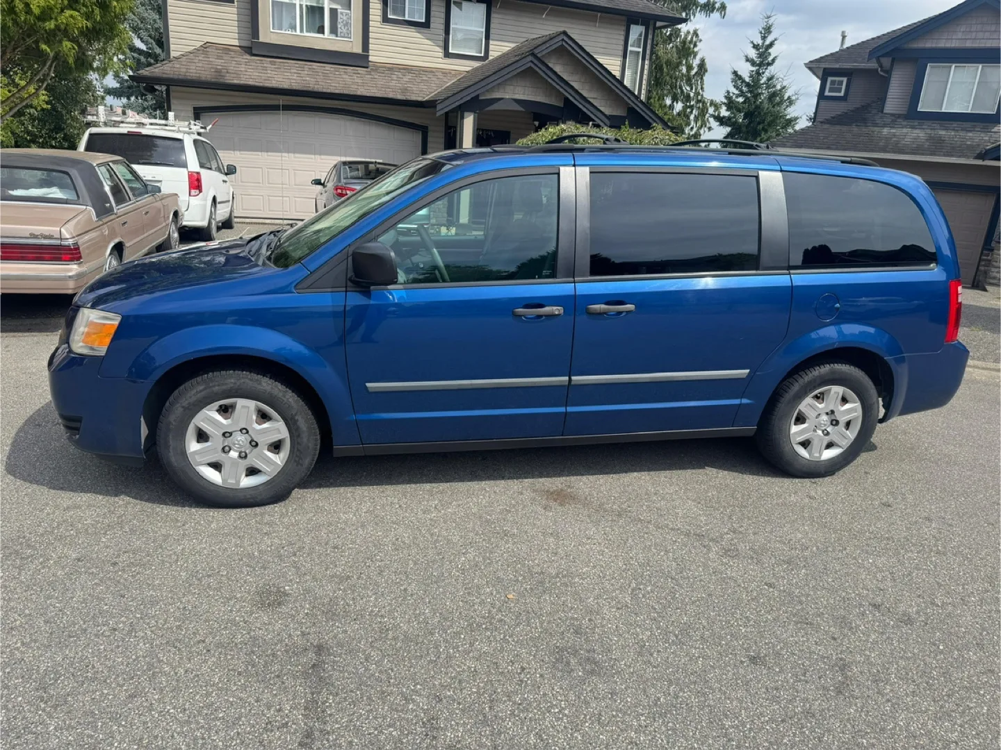 2010 Dodge Grand Caravan thumbnail