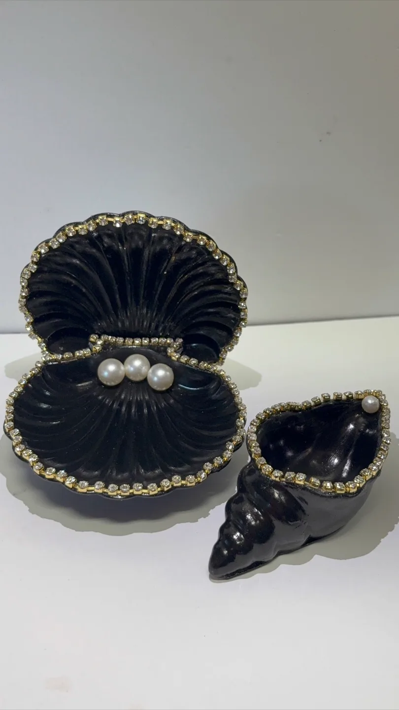 handmade black seashell trinket set |jewelry holder decor thumbnail