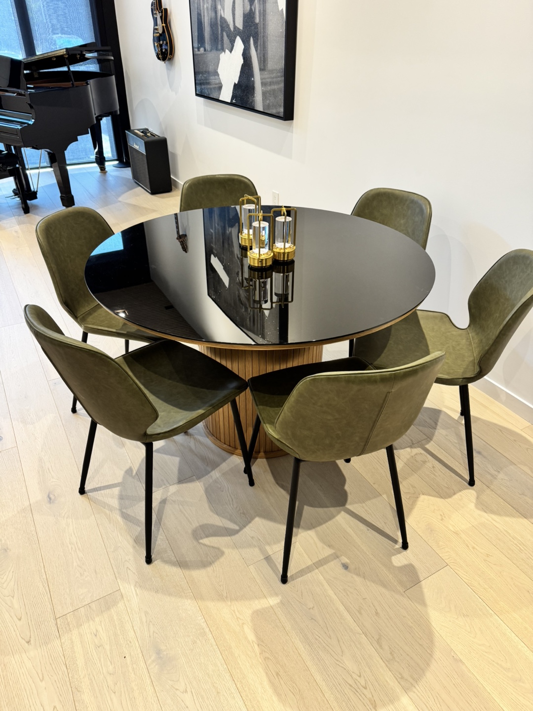 Round Dining Table with extra black glass top - photo 2