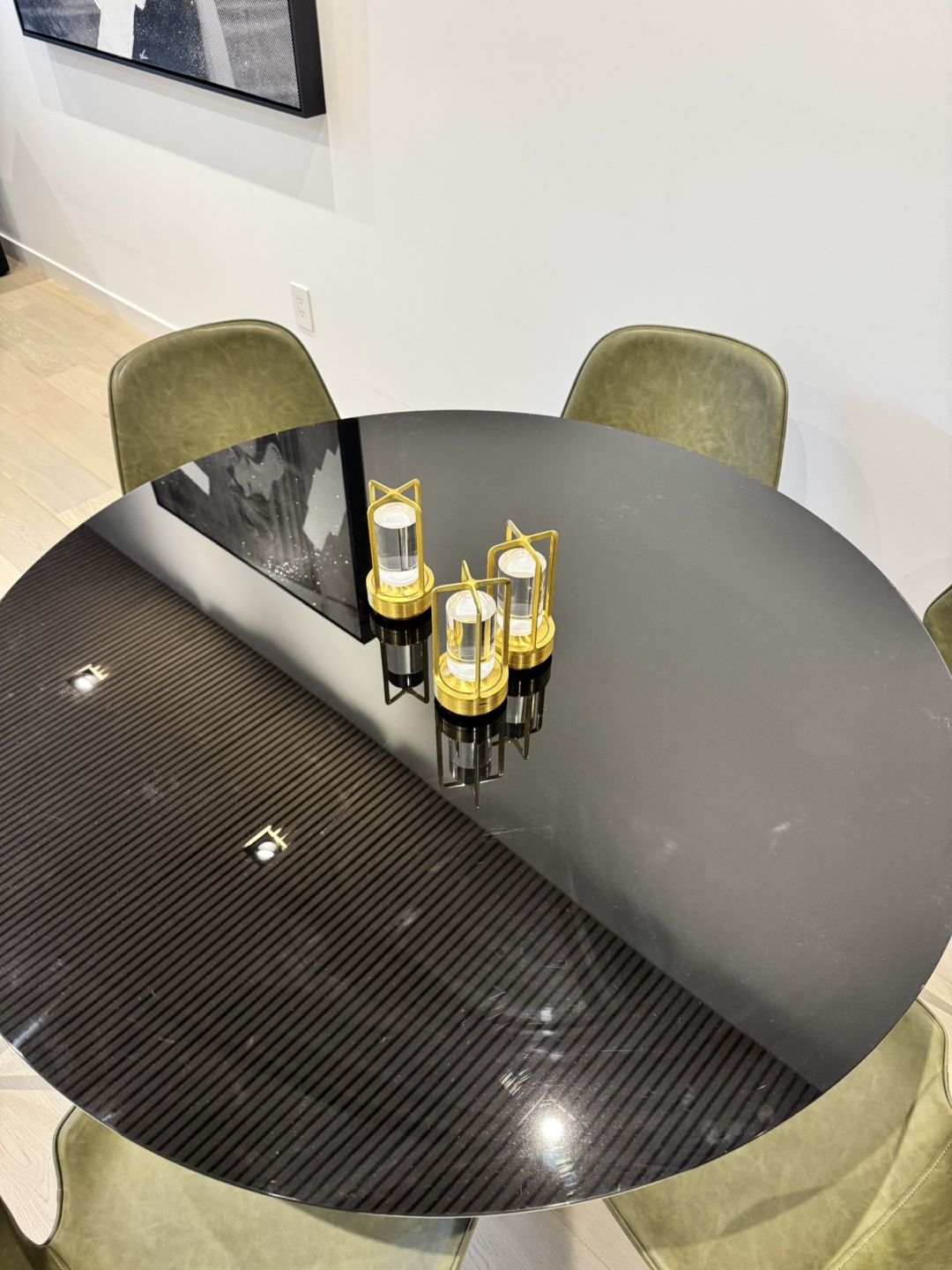 Round Dining Table with extra black glass top - photo 3
