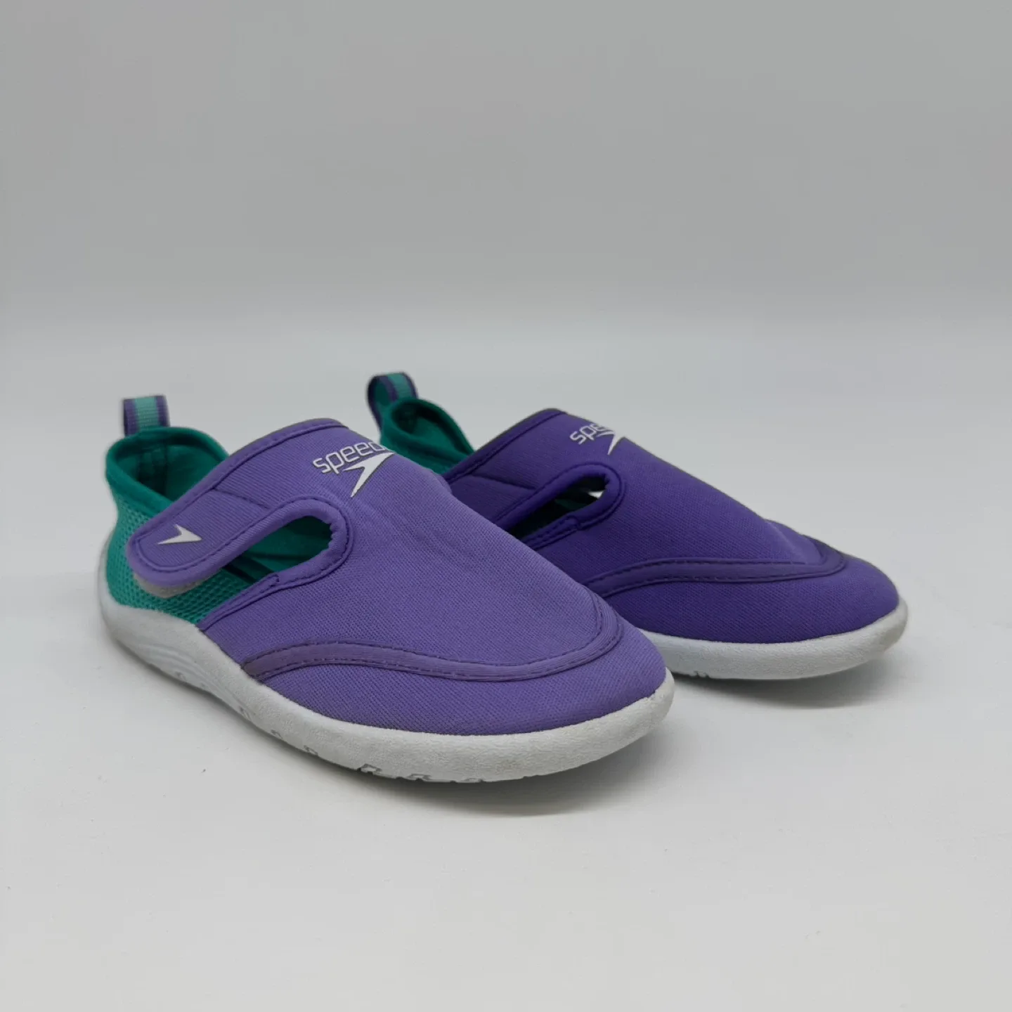Speedo Kids Water Shoes – Size L (9/10) – Purple/Teal – Like New thumbnail